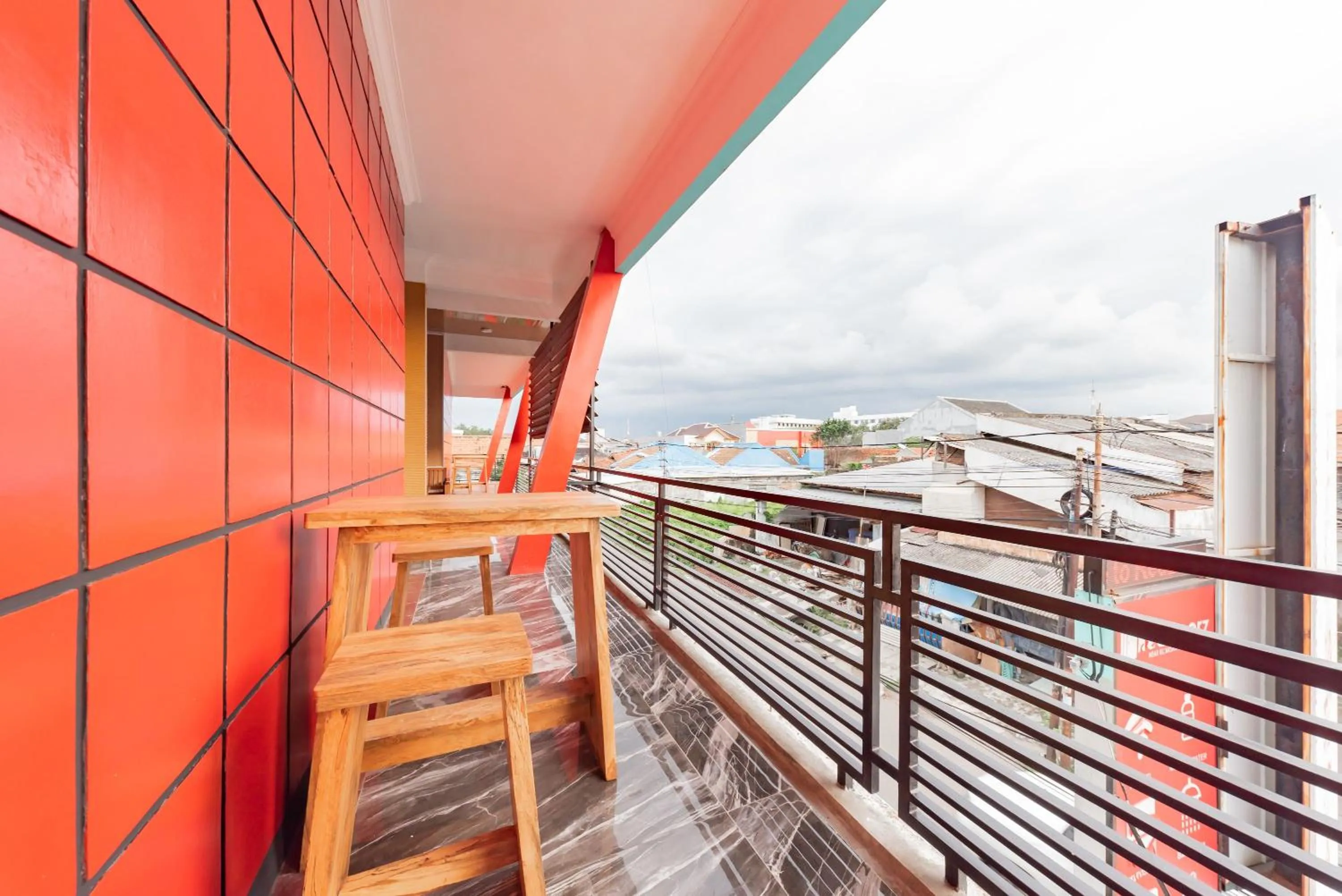 Balcony/Terrace in RedDoorz near Kejaksan Station Cirebon