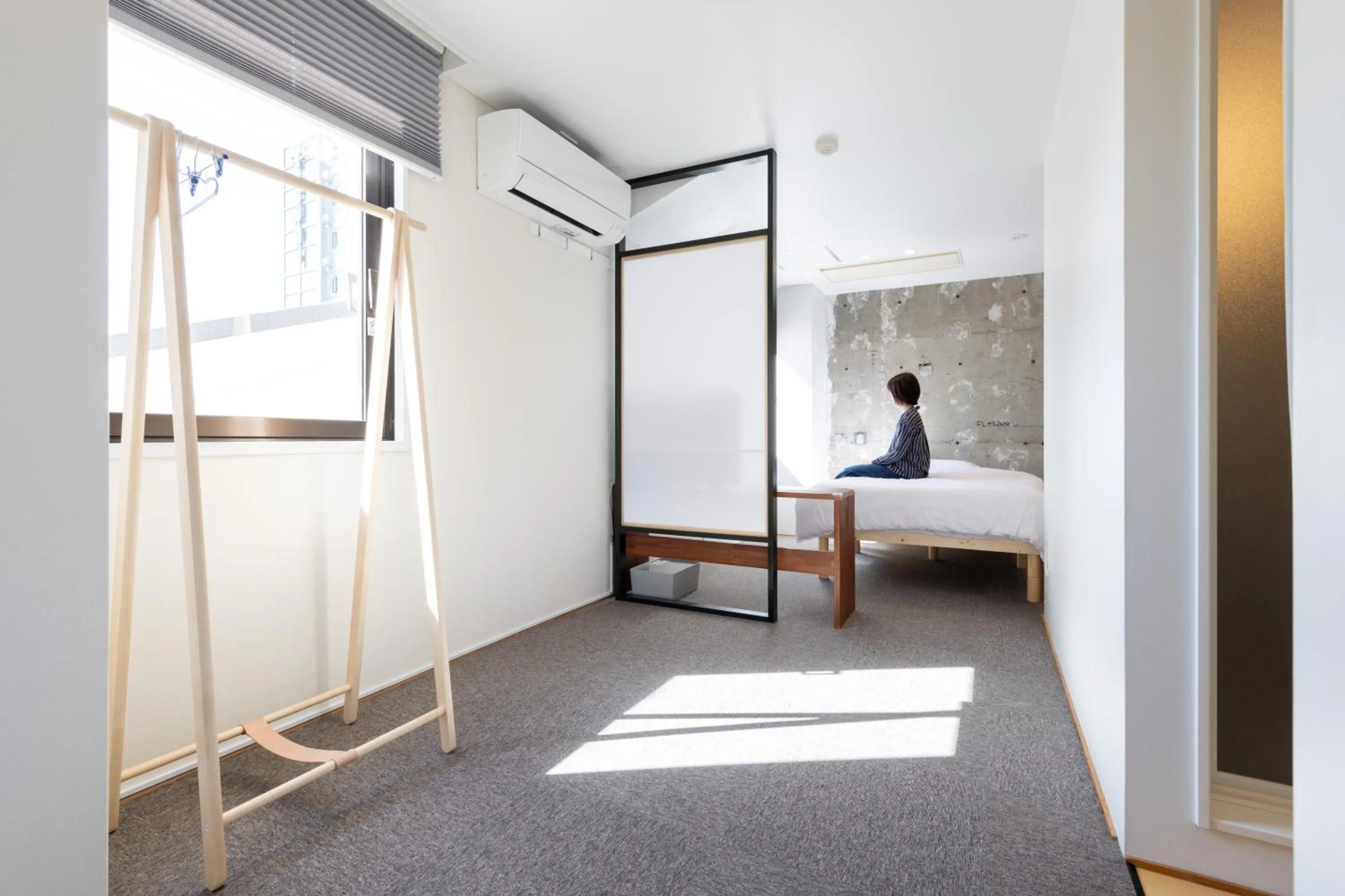 People, Bed in Crasco TABI-NE