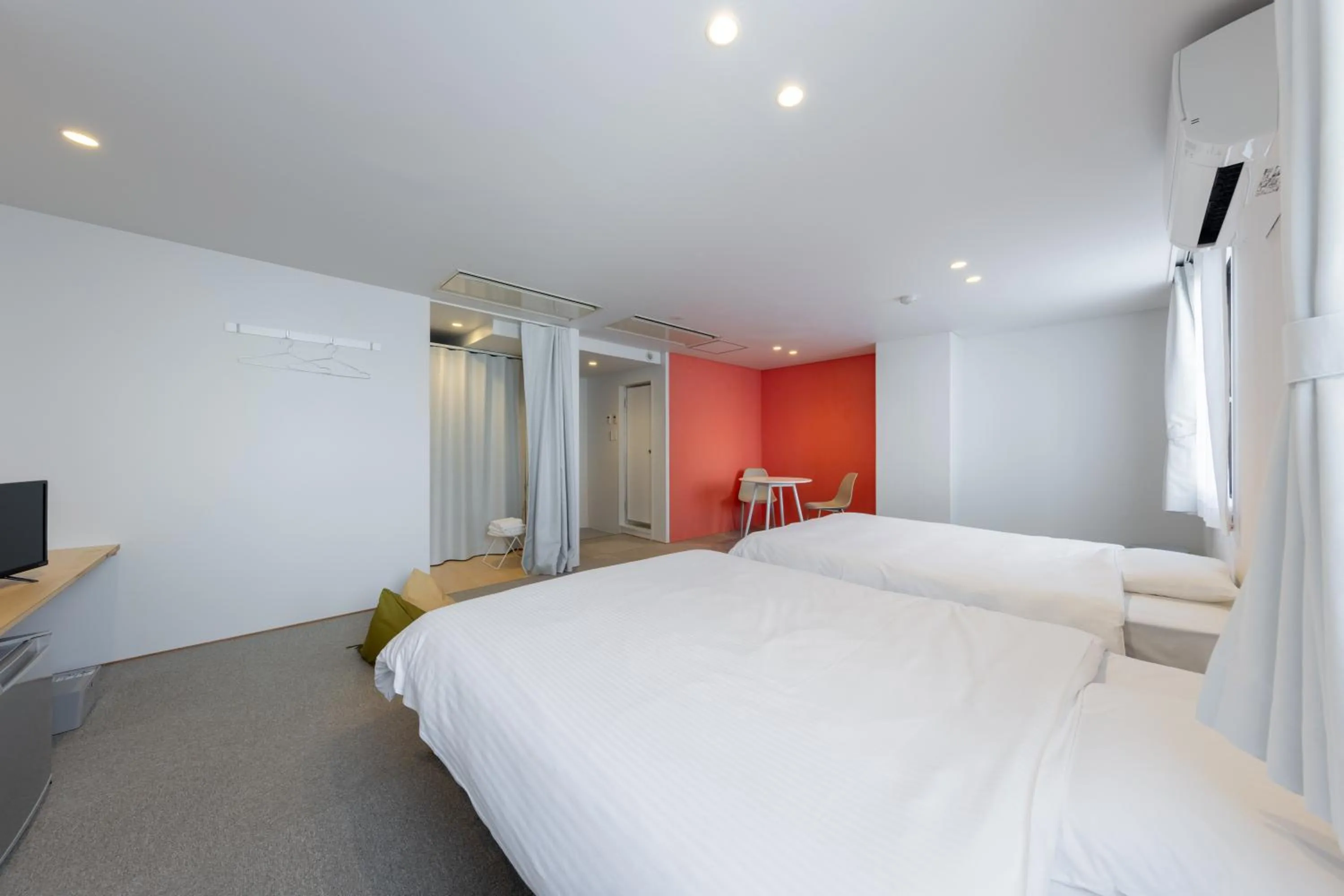 Photo of the whole room, Bed in Crasco TABI-NE