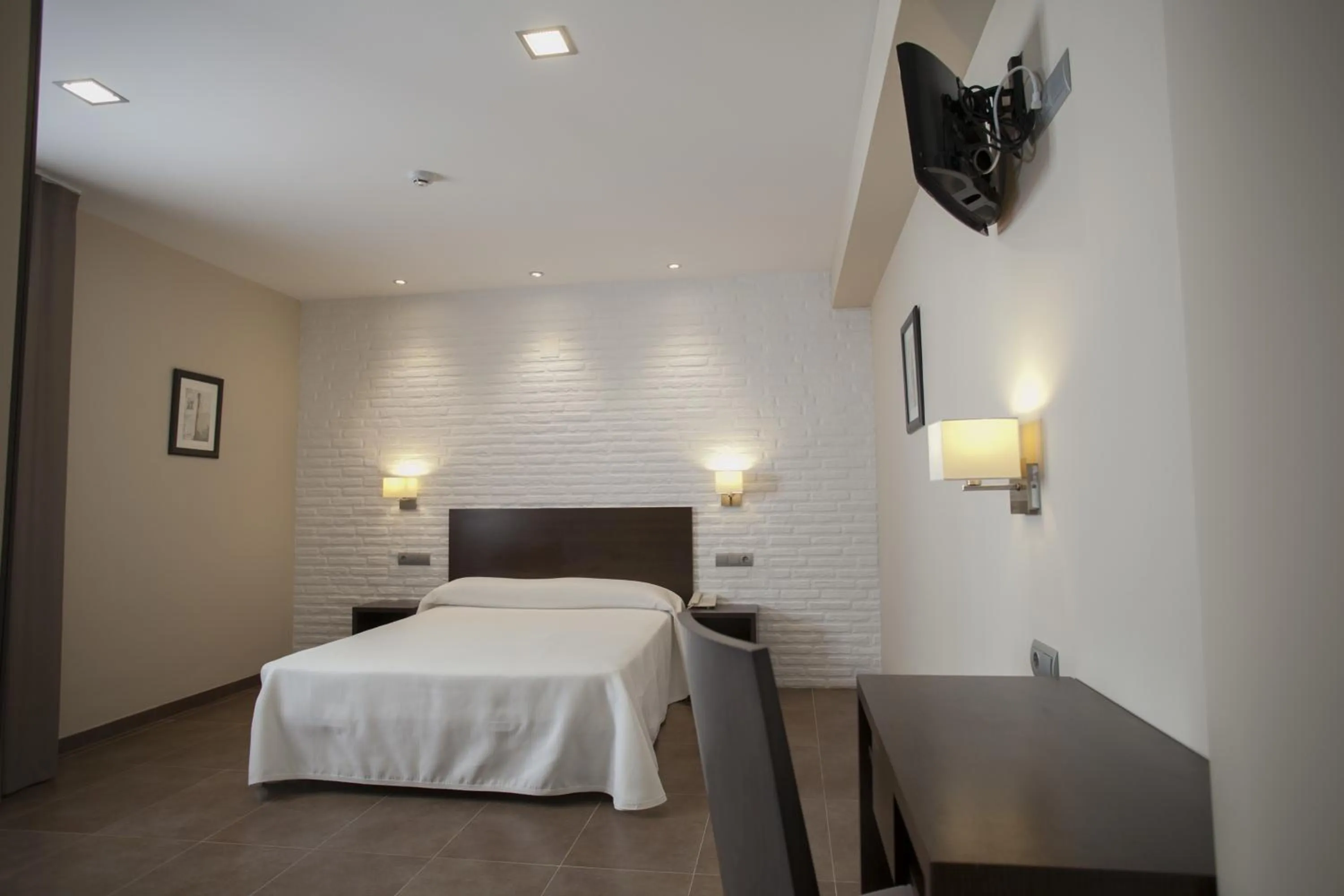 Photo of the whole room, Bed in Hotel Restaurante El Corte