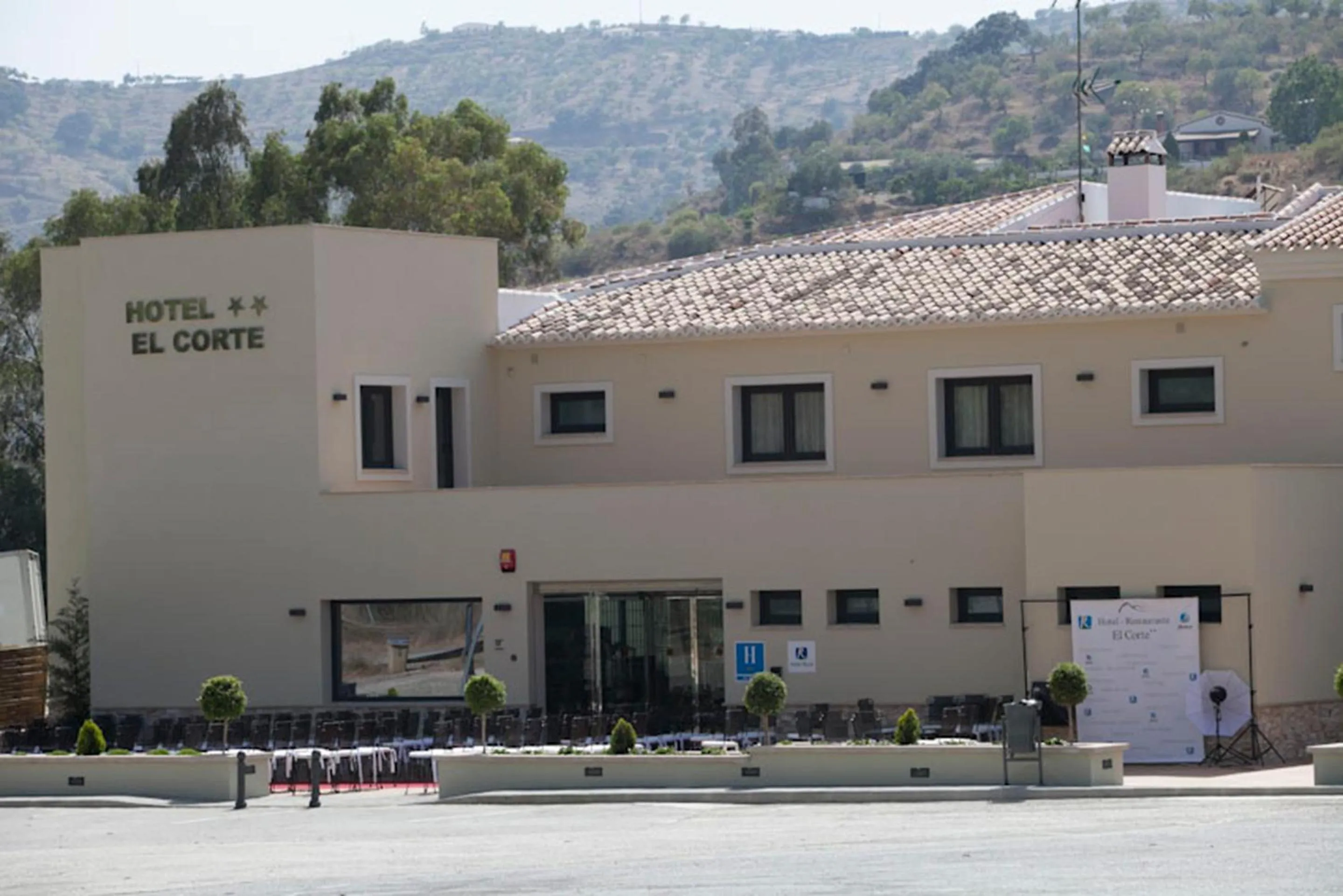 Facade/entrance in Hotel Restaurante El Corte