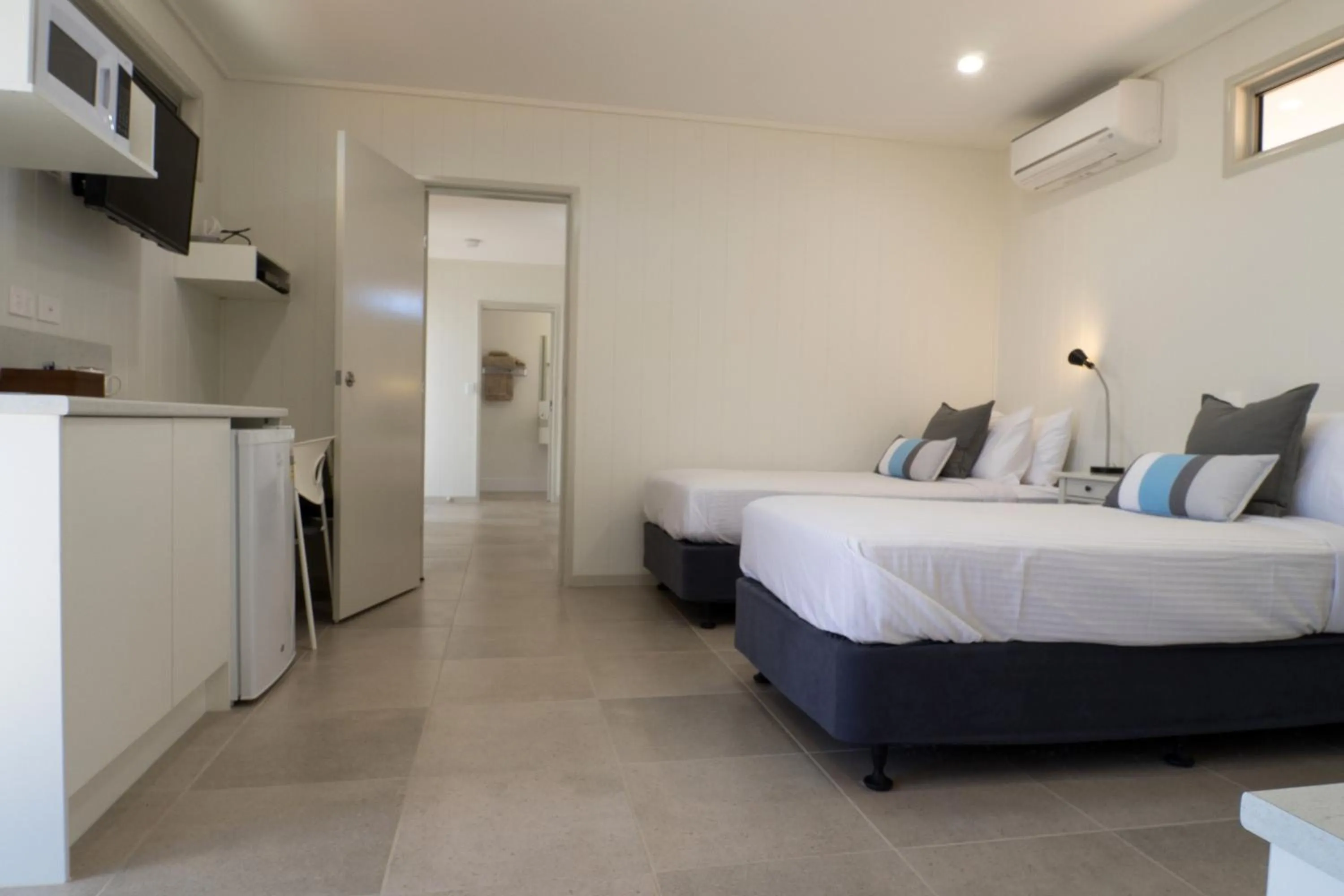 Bedroom, Bed in Cooper's Country Lodge