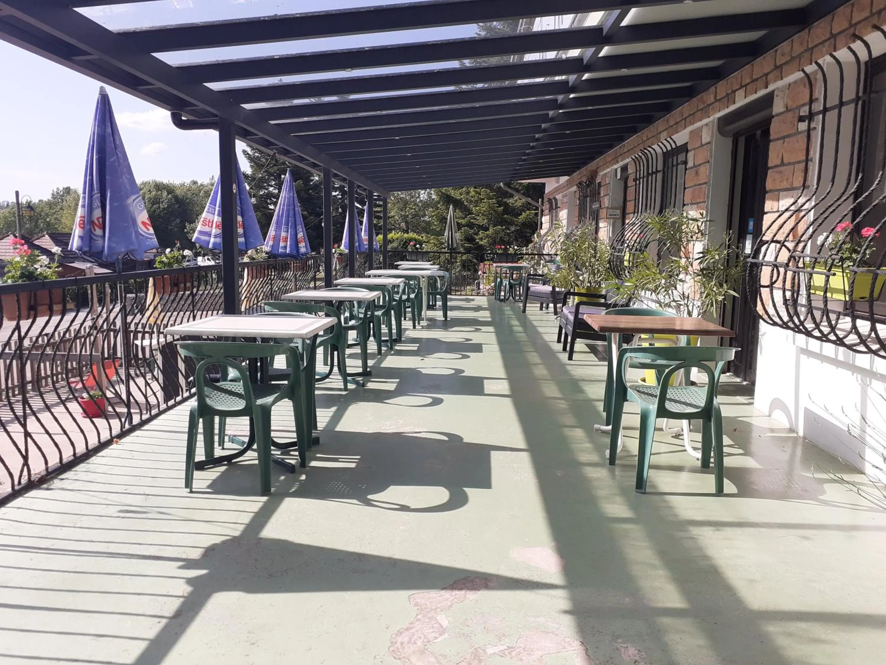 Balcony/Terrace in Hotel Restaurant La Chaumiere du Lac