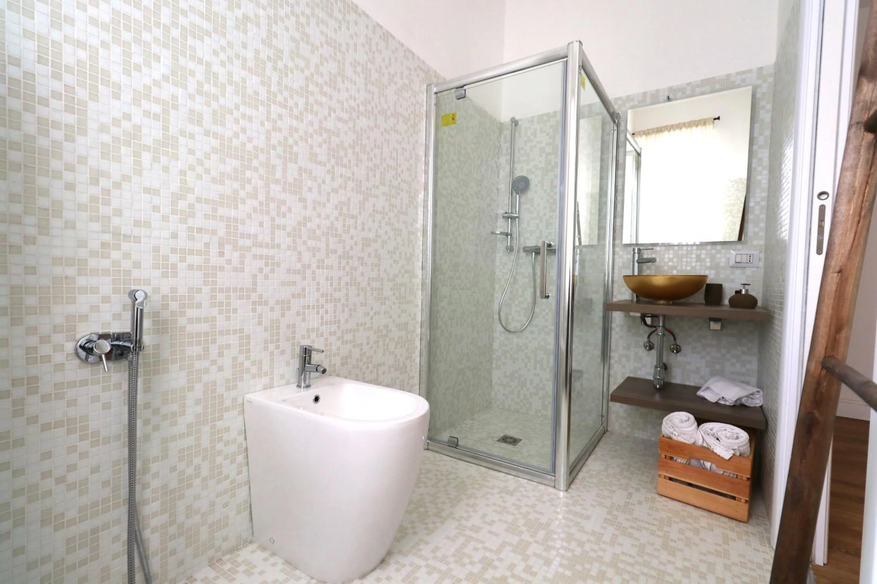 Shower in Baby Hotel