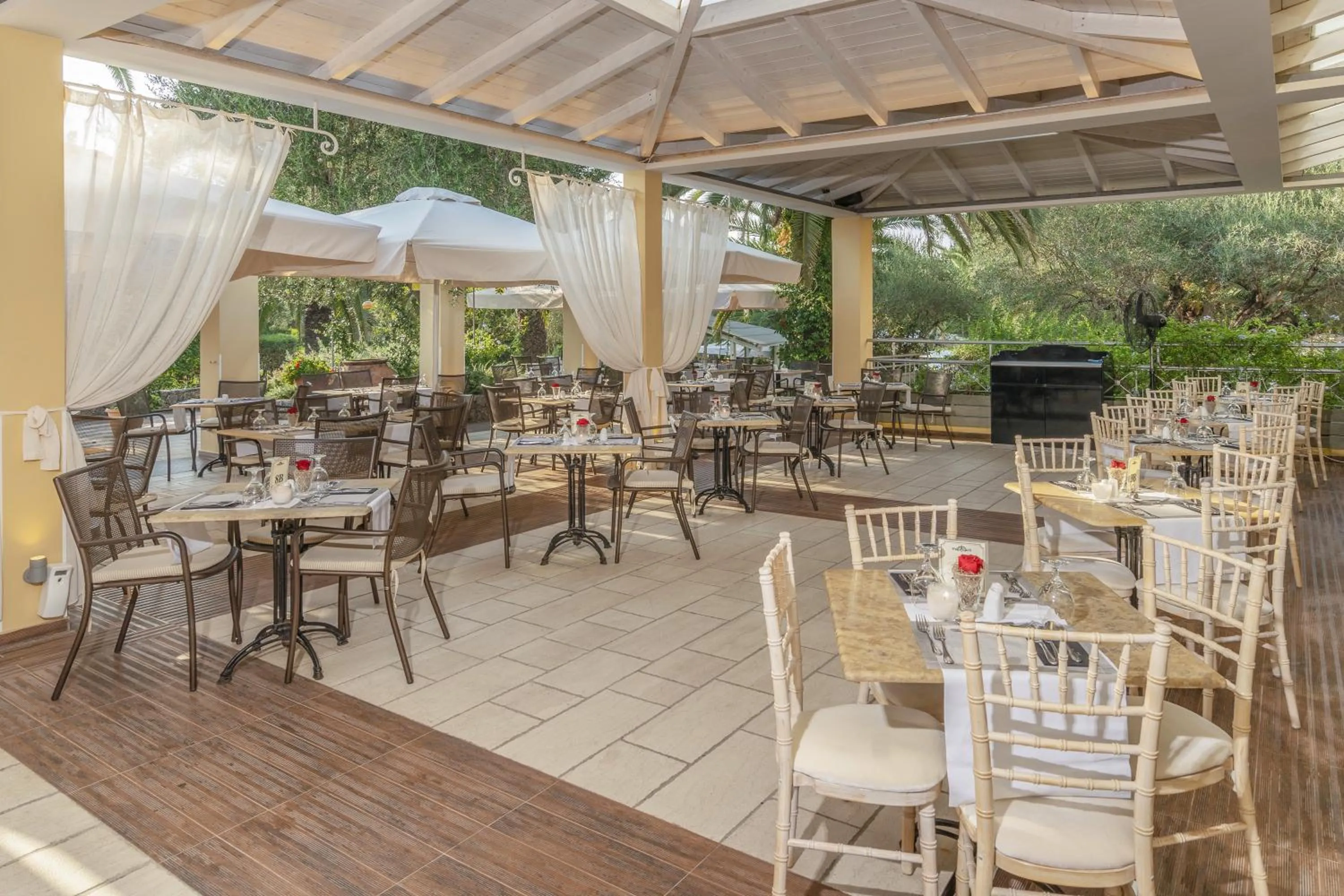 Patio in Art Hotel Debono