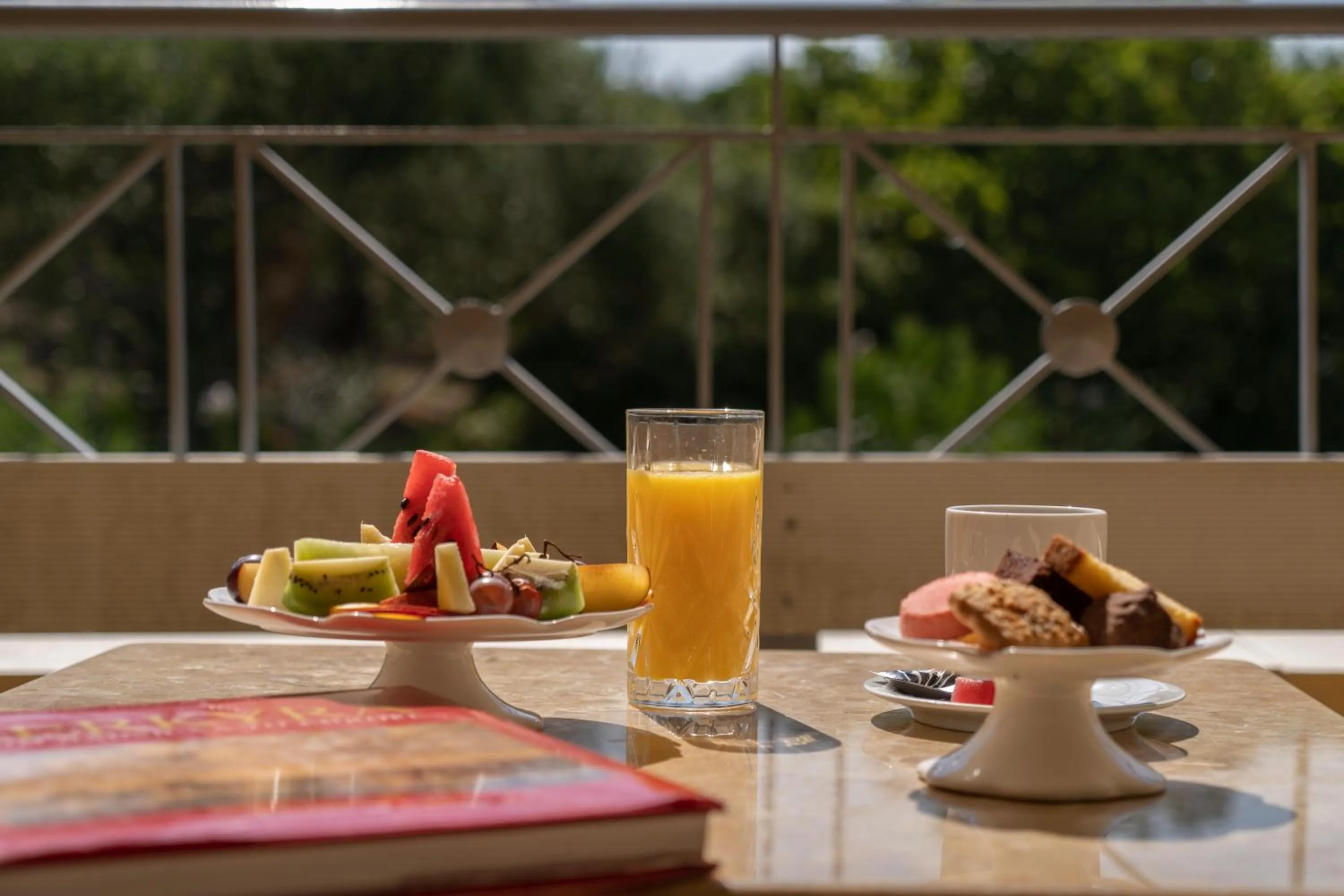 Continental breakfast in Art Hotel Debono