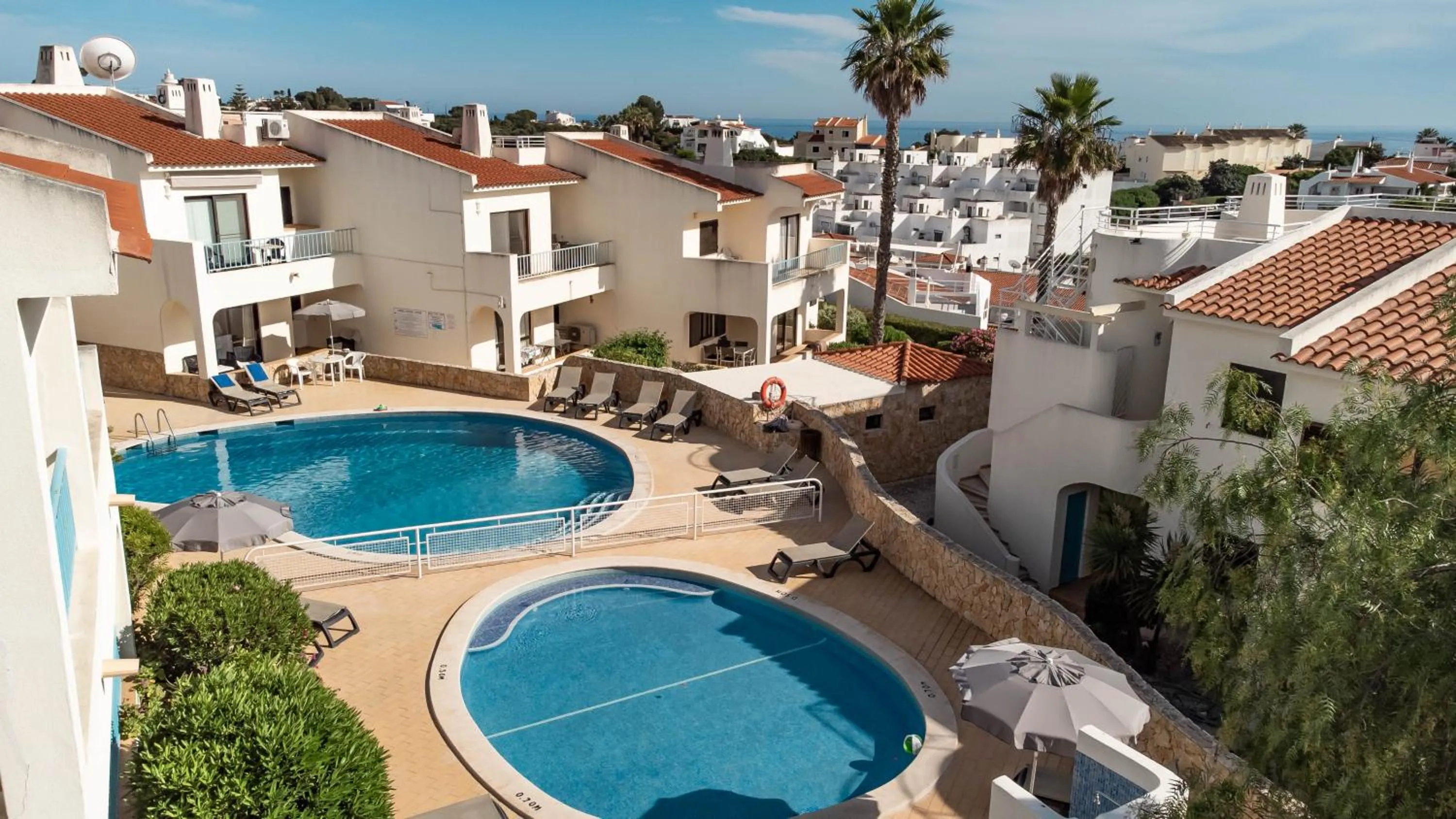 Swimming pool in Monte Dourado