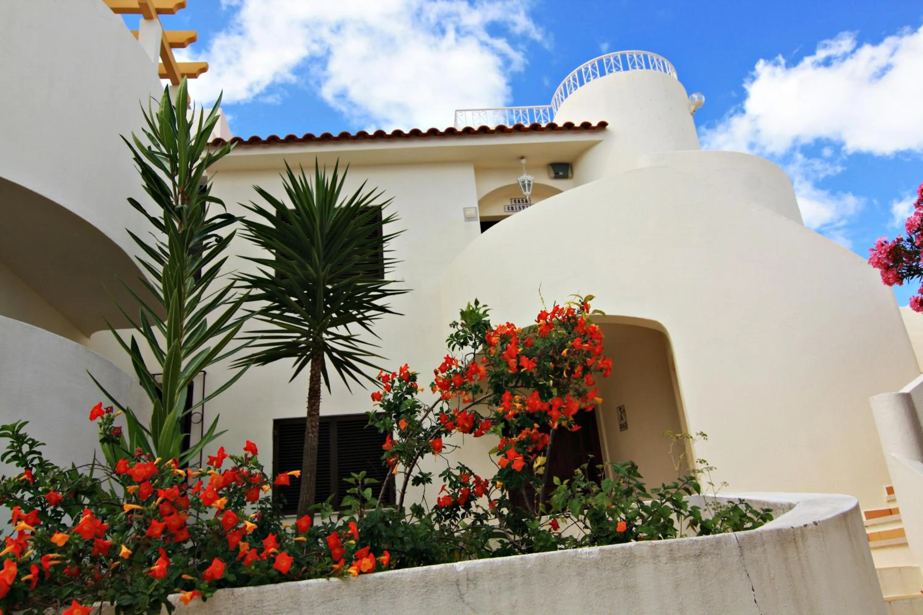 Facade/entrance in Monte Dourado