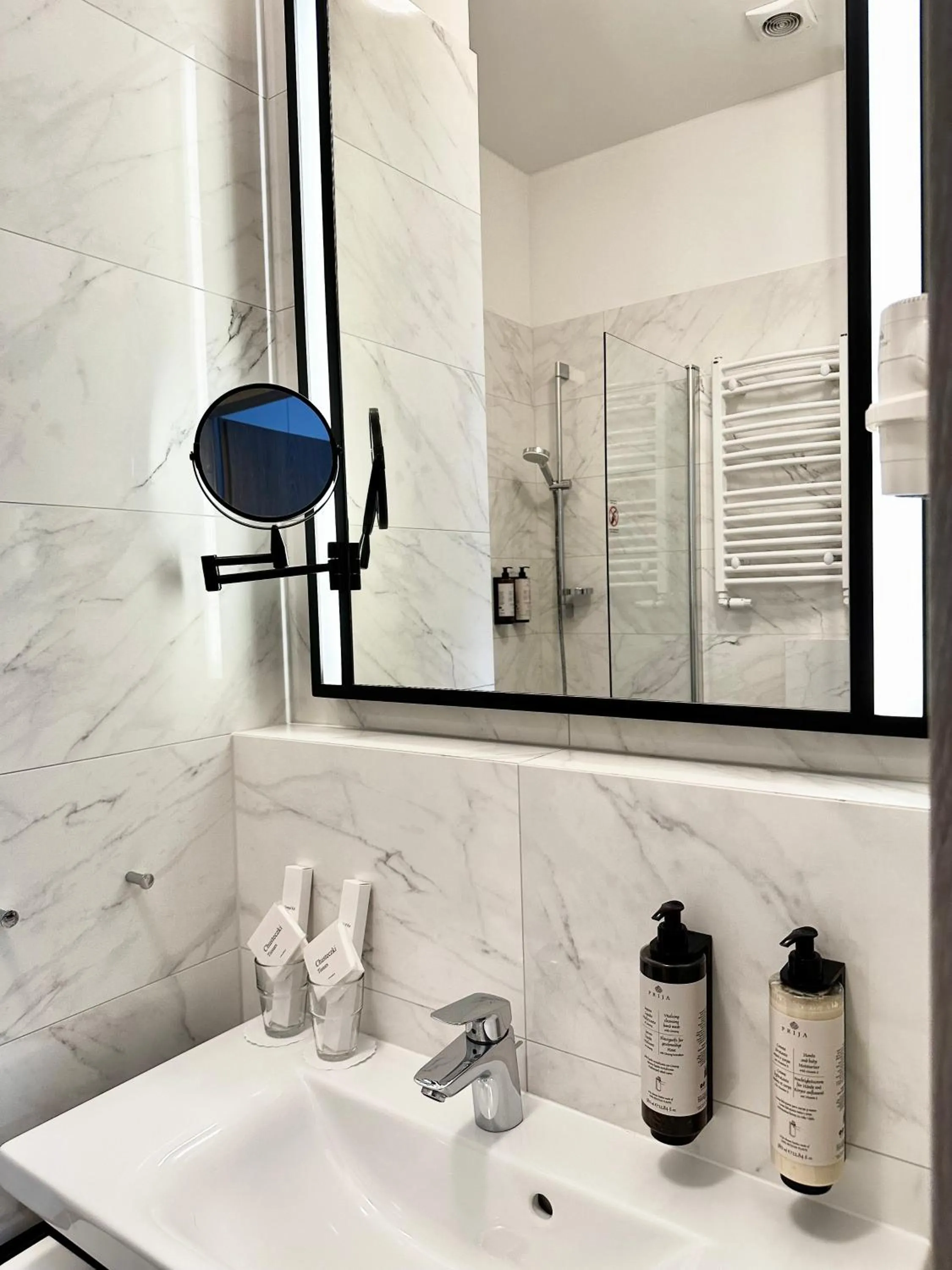 Bathroom in Amber Design Residence