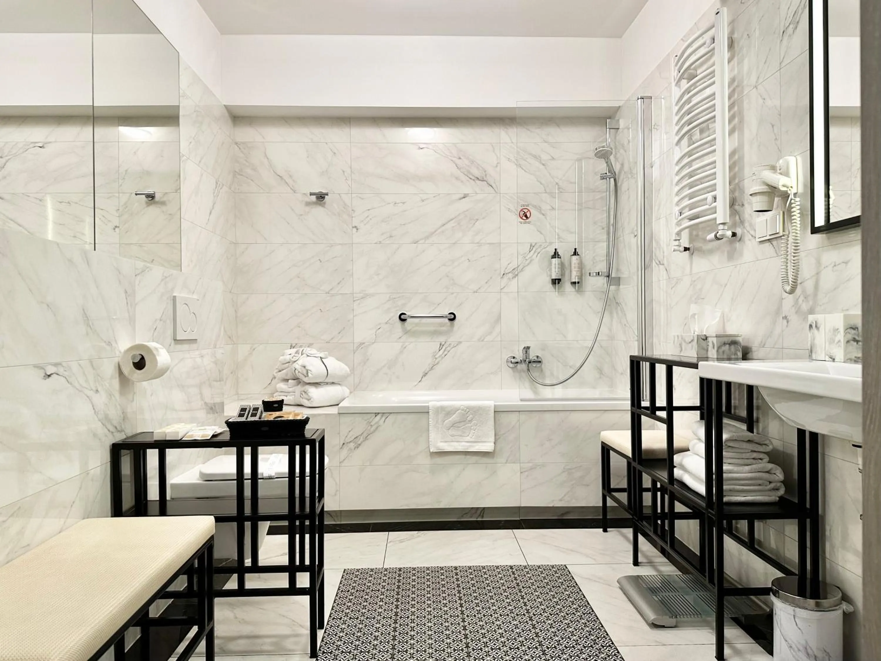 Bathroom in Amber Design Residence