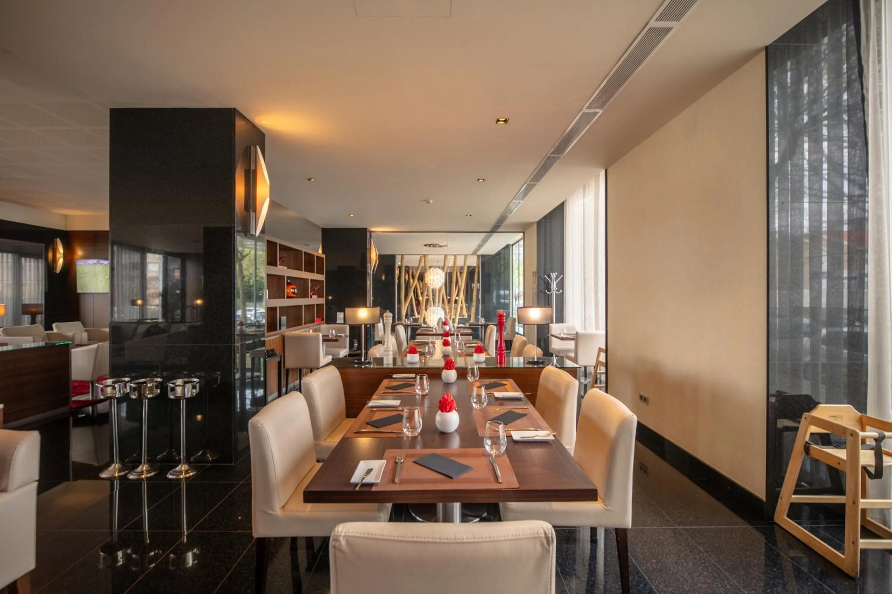 Restaurant/places to eat in BessaHotel Boavista