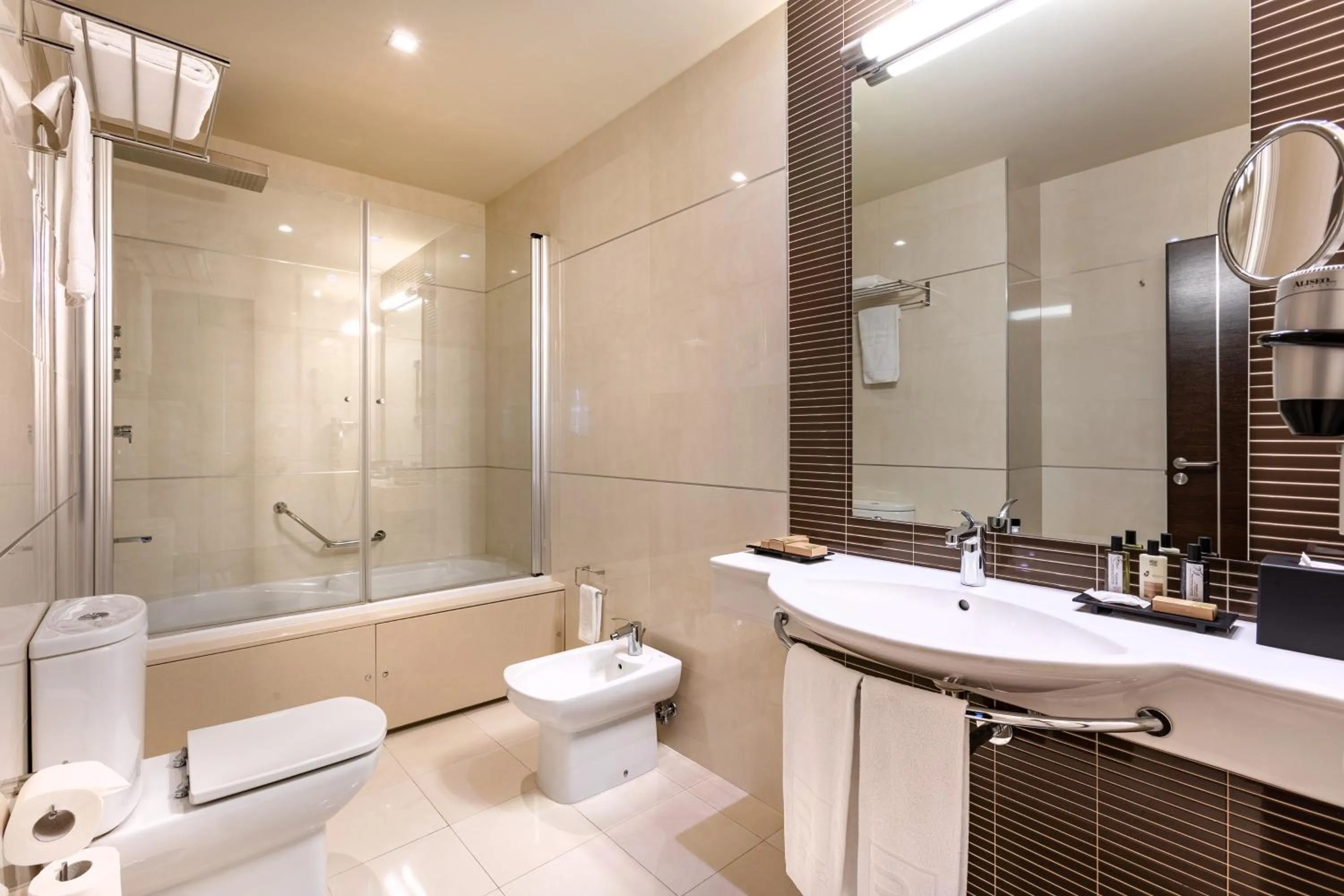 Bathroom in BessaHotel Boavista