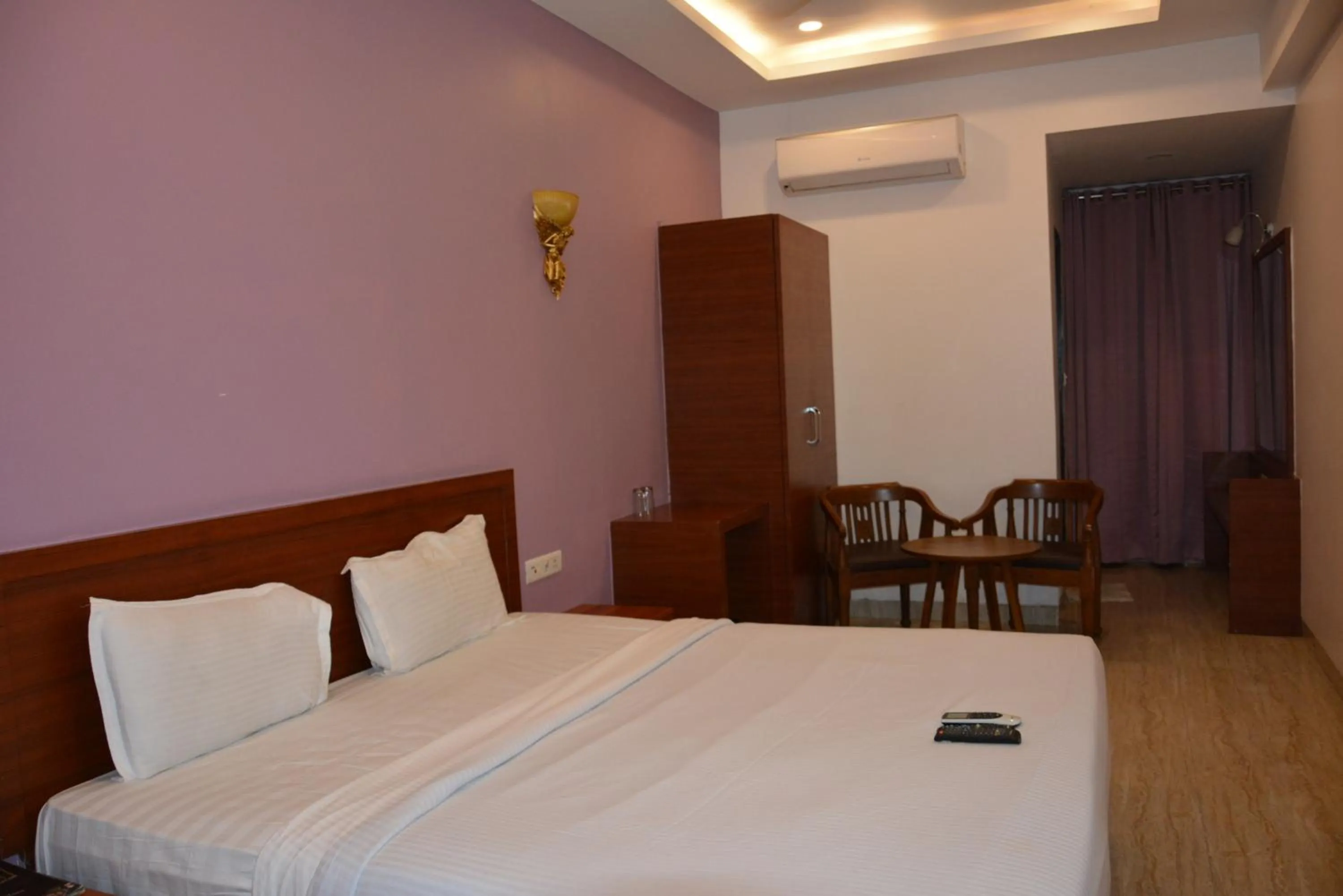 Bed in The Grand Neelam