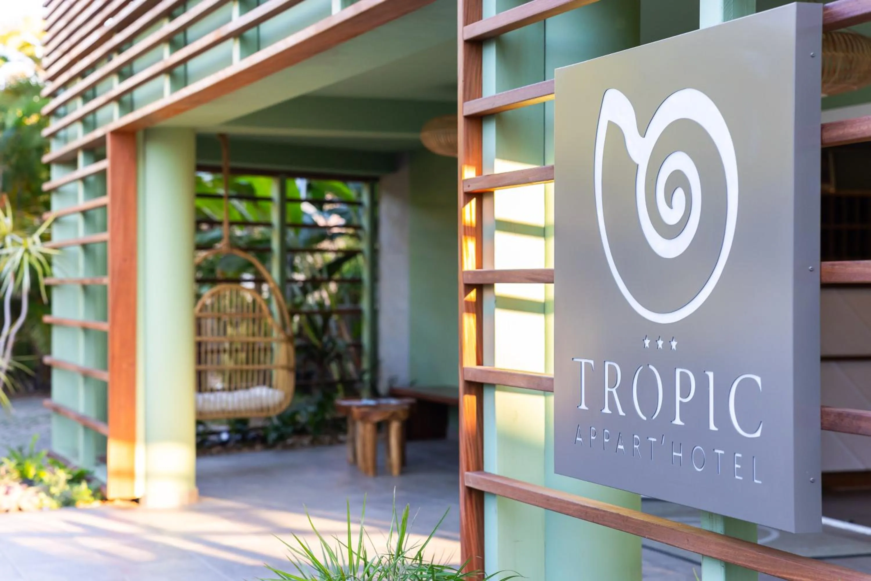 Logo/Certificate/Sign in Résidence Tropic Appart Hotel