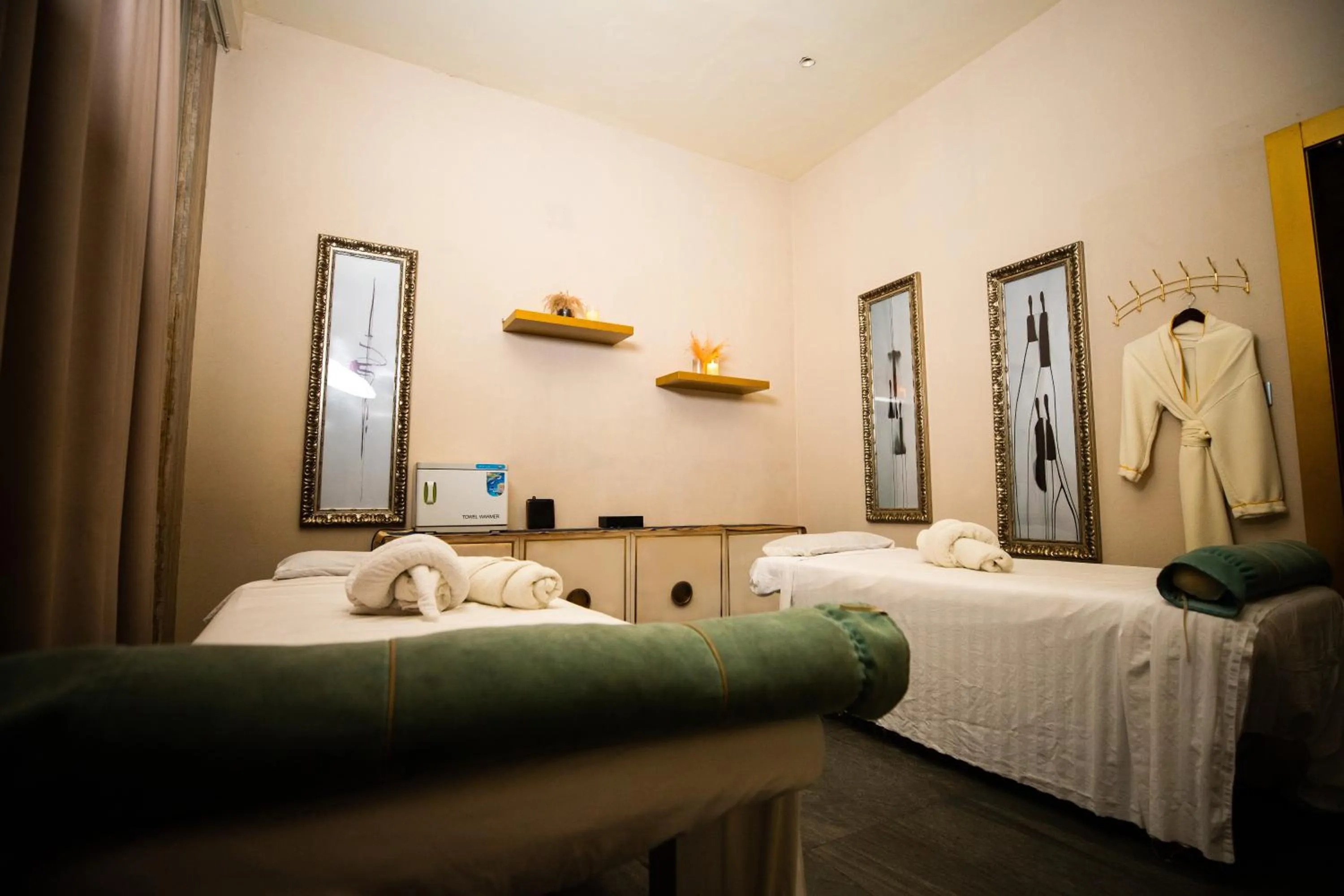 Spa and wellness centre/facilities, Bed in Kwarleyz Residence, Accra