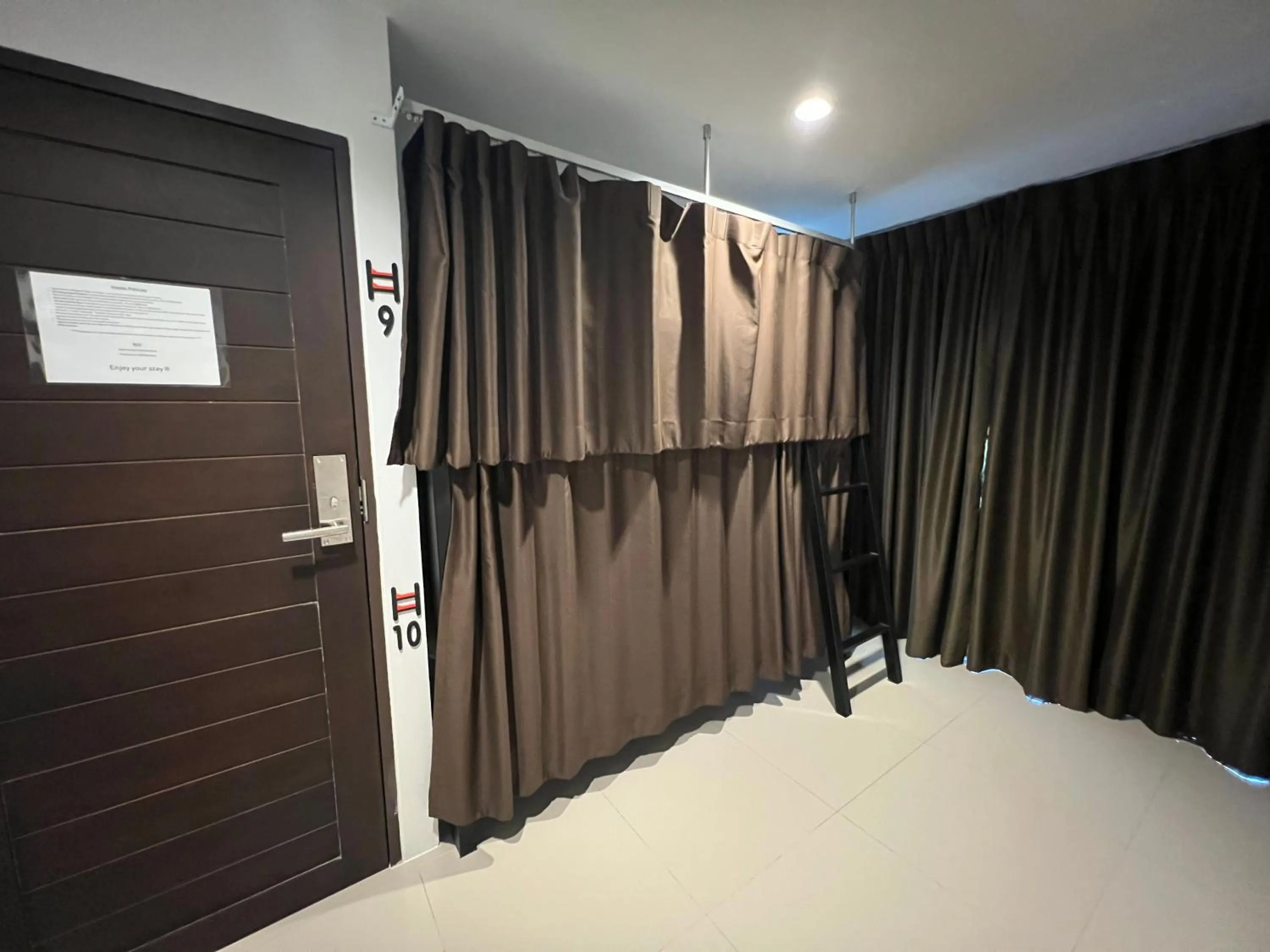 bunk bed, Bed in Litera Hostel