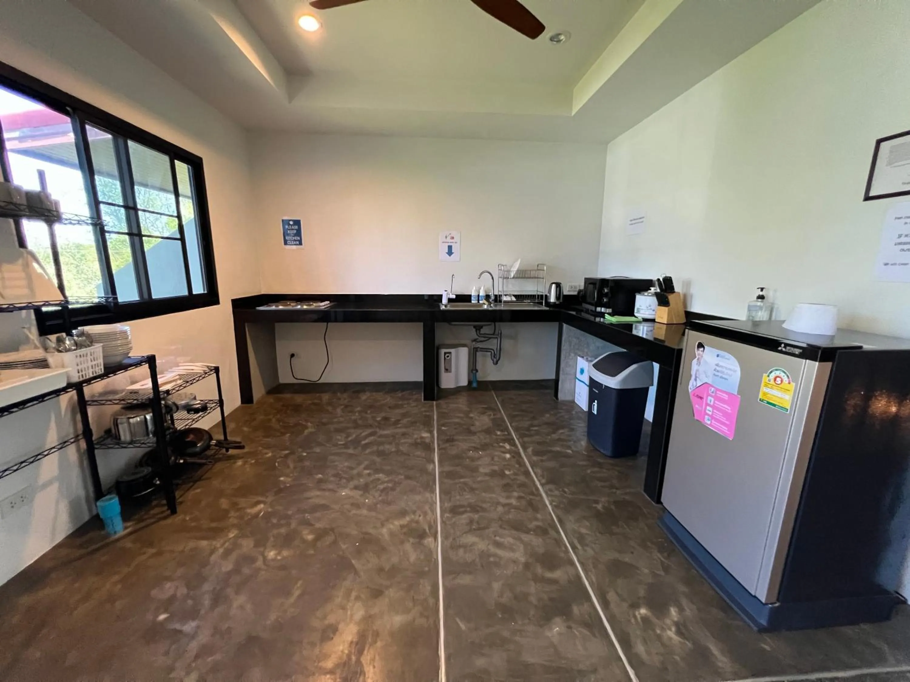 Kitchen or kitchenette in Litera Hostel