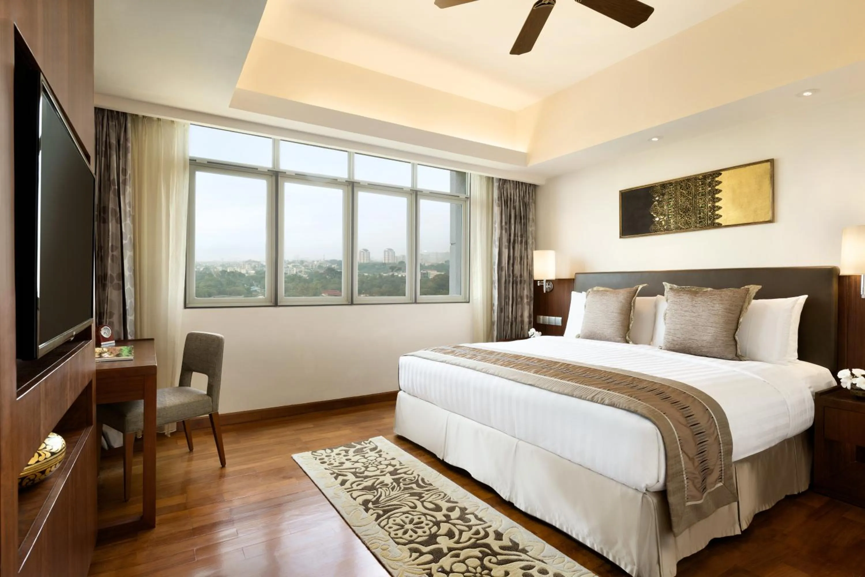 Lake view, Bed in Shangri-La Serviced Apartments, Yangon