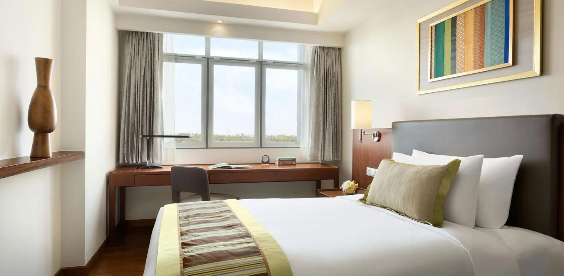 Bedroom, Bed in Shangri-La Serviced Apartments, Yangon