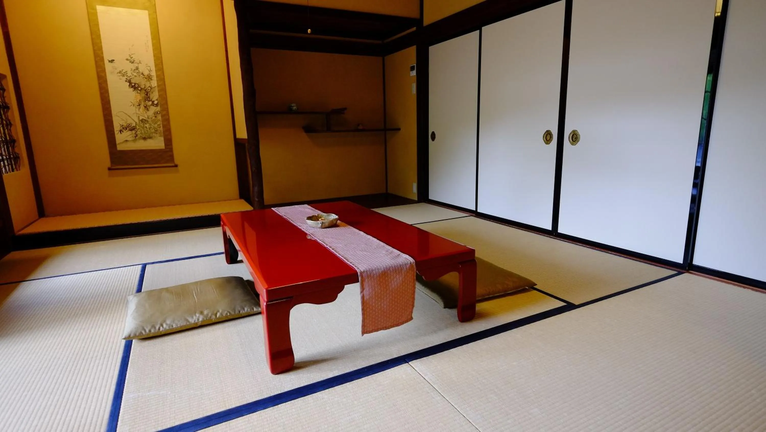Seating area in Yamazatonoiori Soene