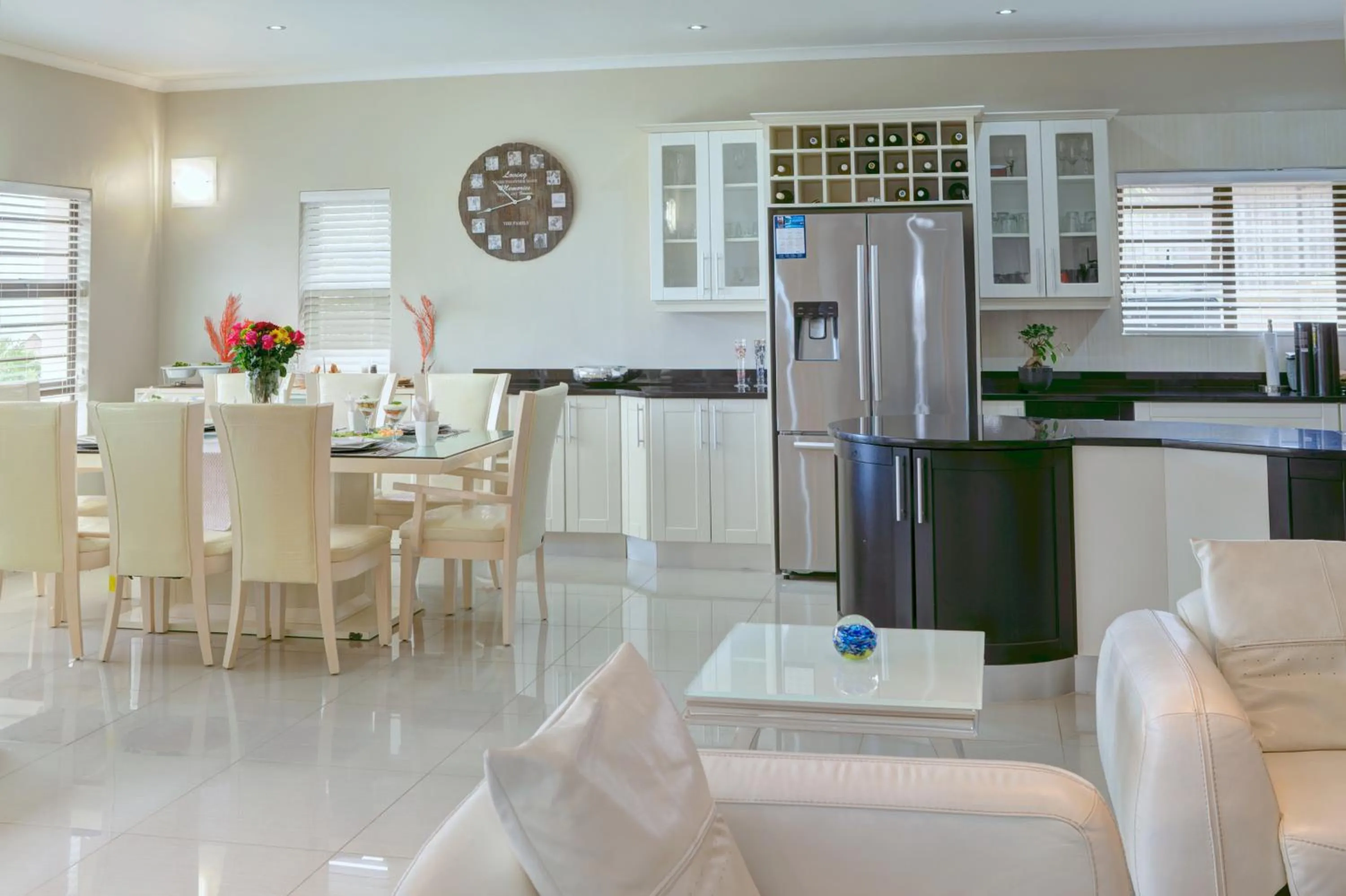 Dining area in JoJo's BnB