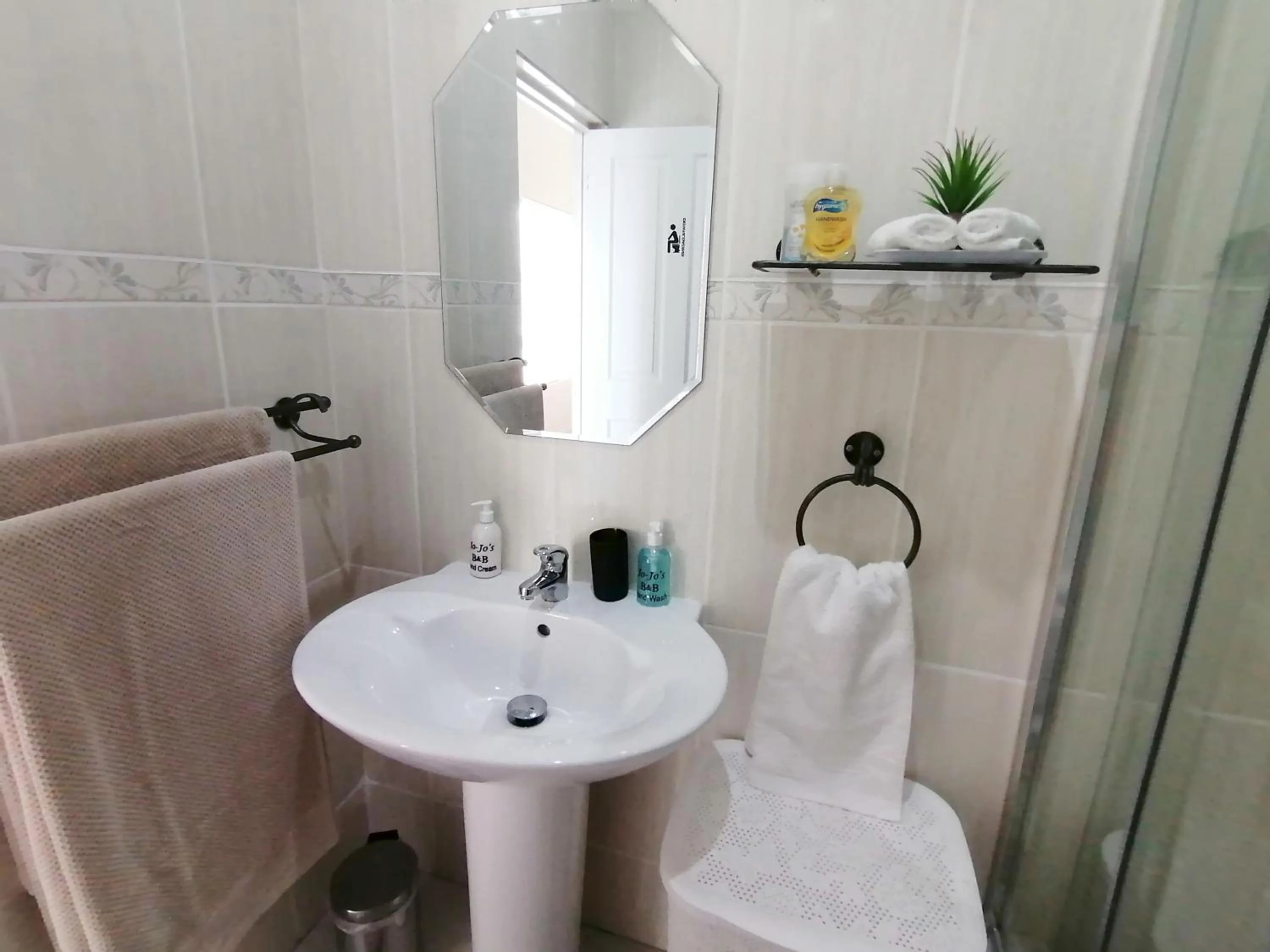 Bathroom in JoJo's BnB