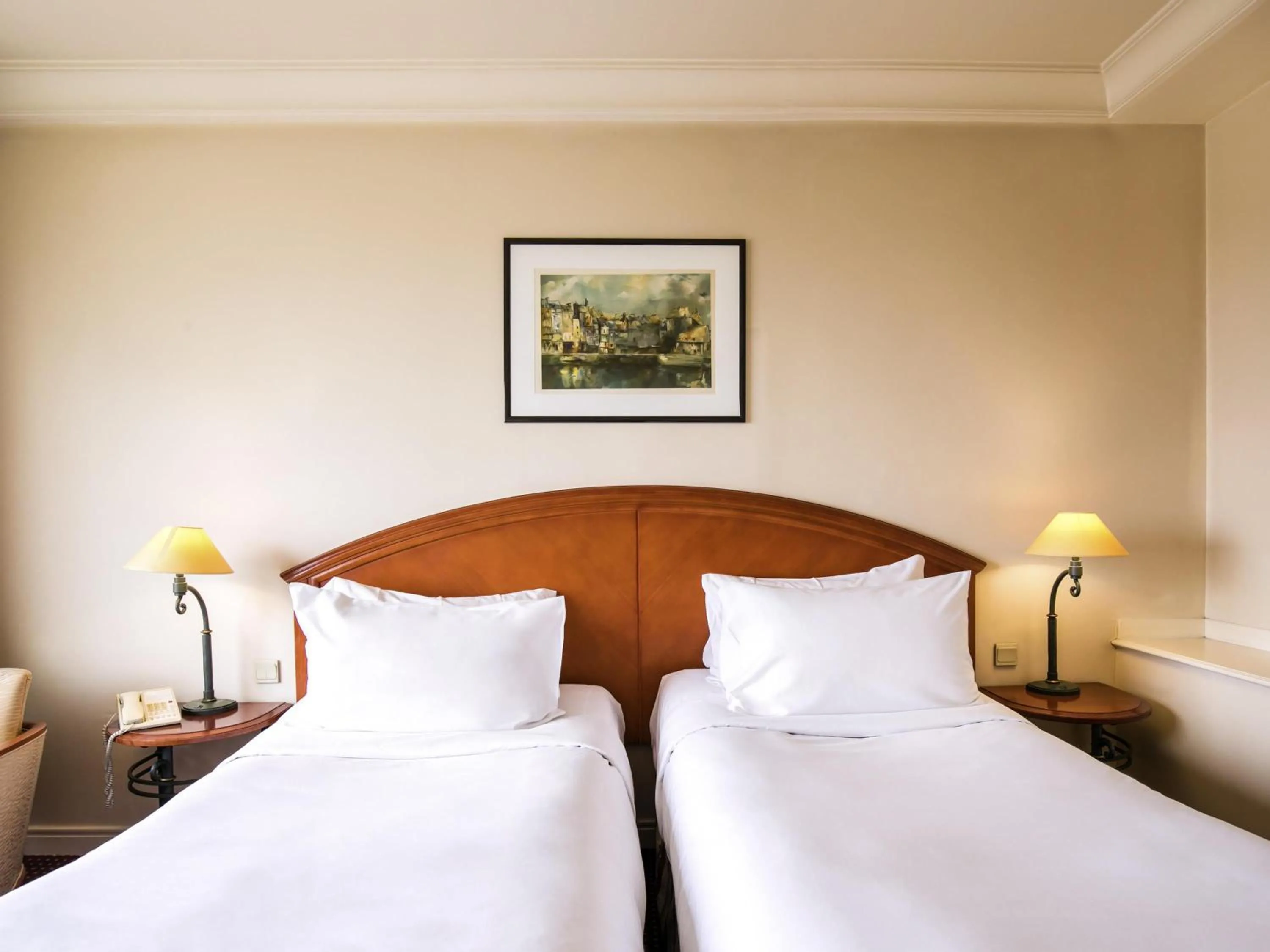 Bedroom, Bed in Pullman Bucharest World Trade Center