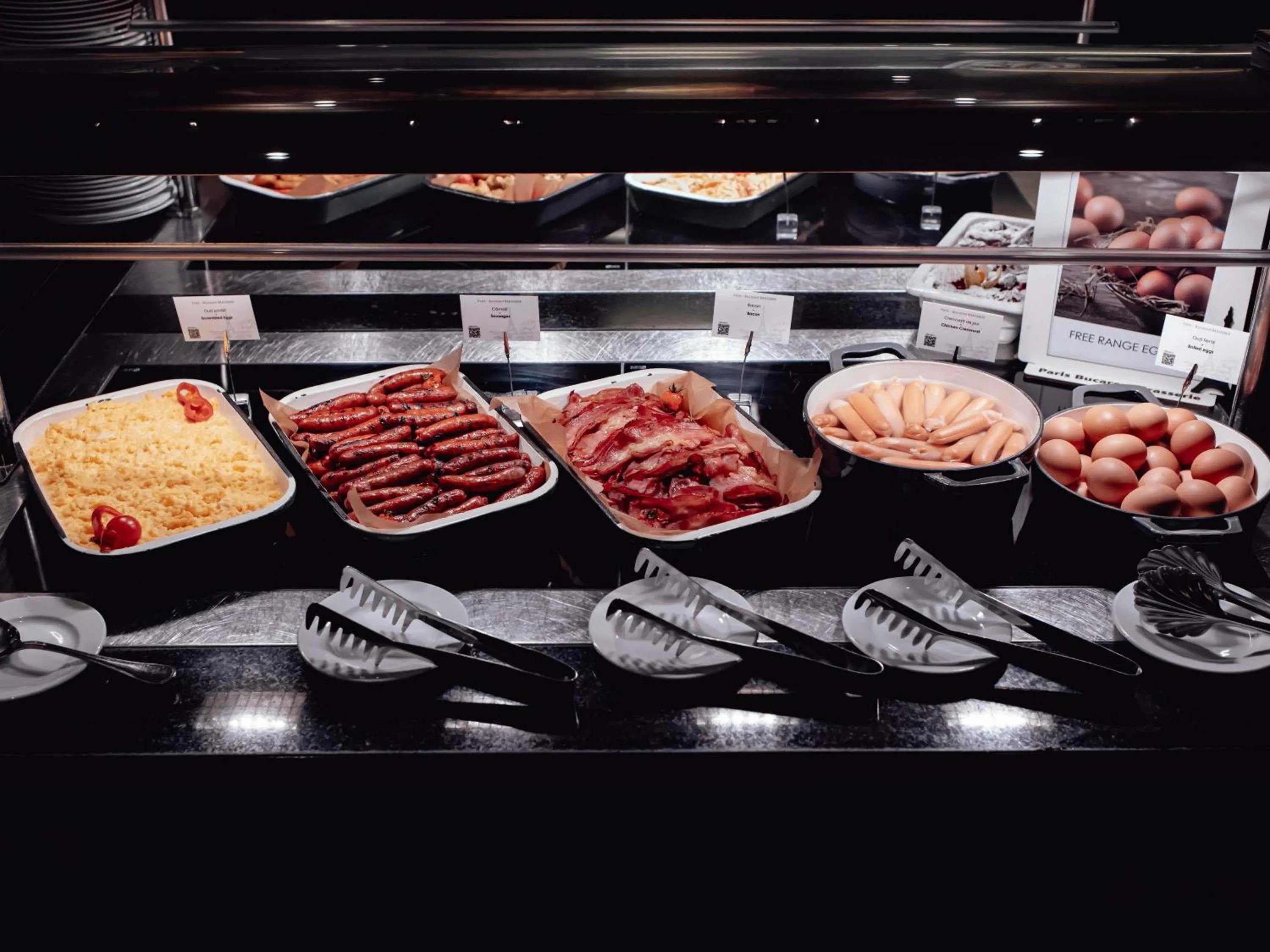 Restaurant/places to eat in Pullman Bucharest World Trade Center