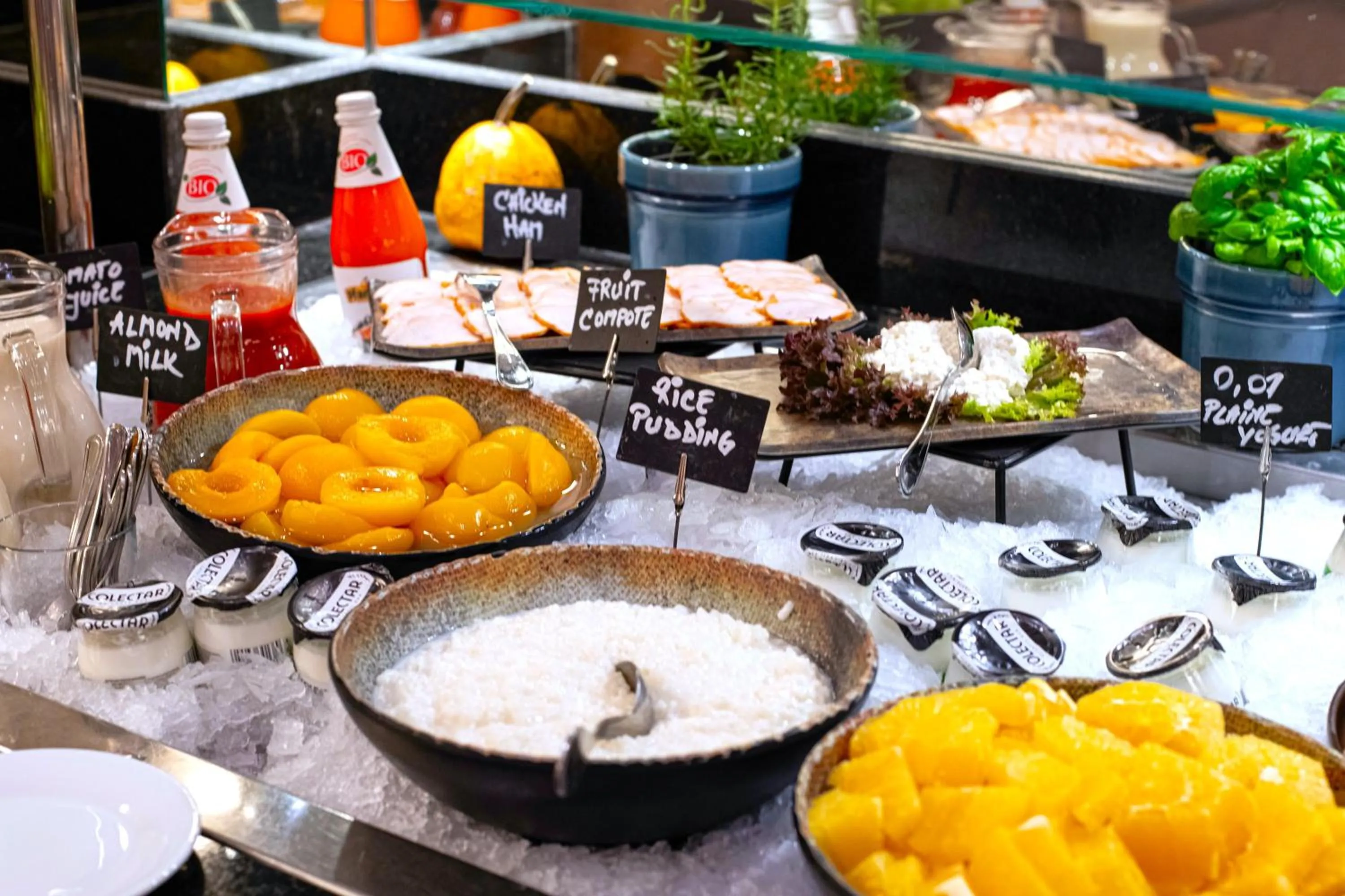 Food and drinks in Pullman Bucharest World Trade Center