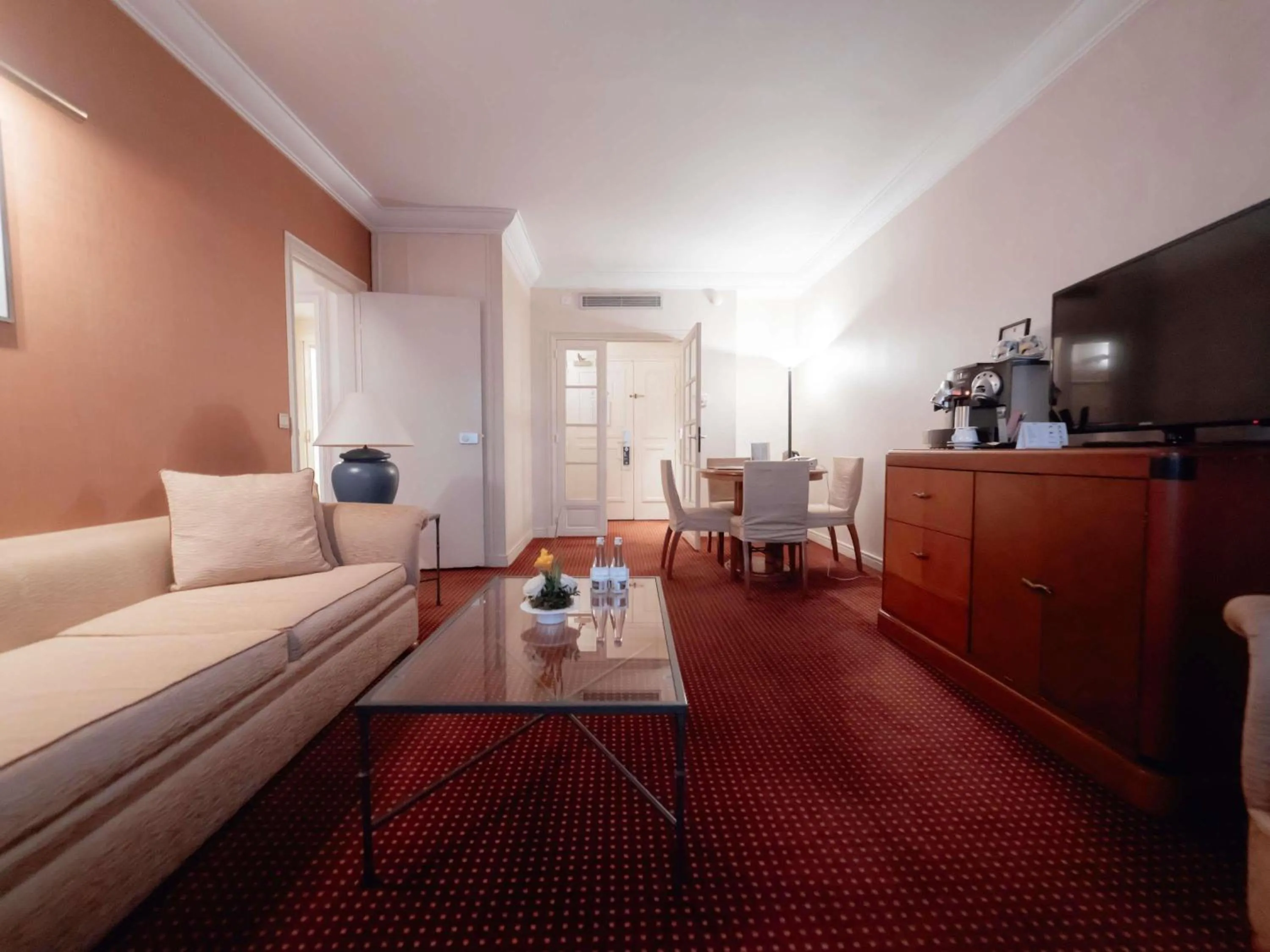 Bedroom in Pullman Bucharest World Trade Center