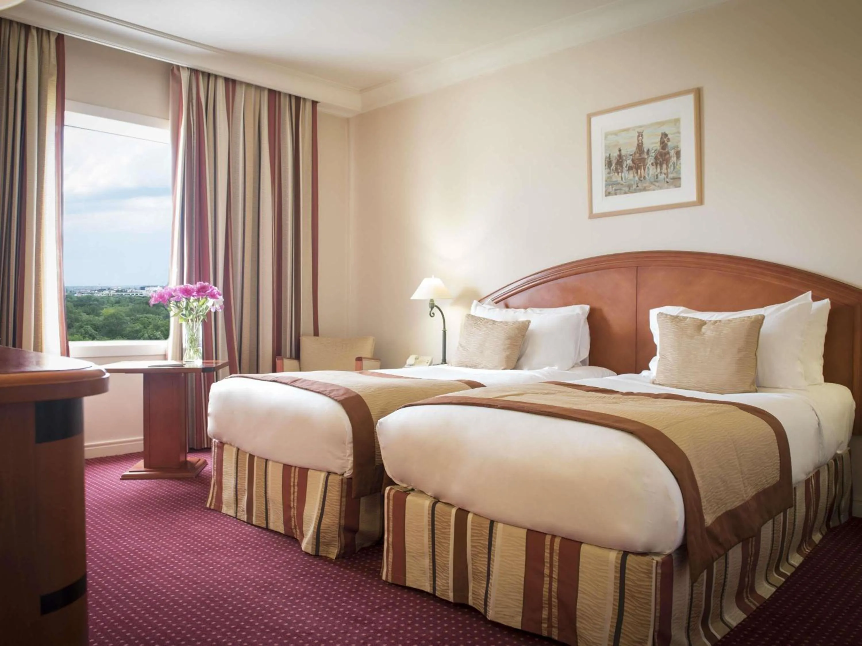 Bedroom, Bed in Pullman Bucharest World Trade Center