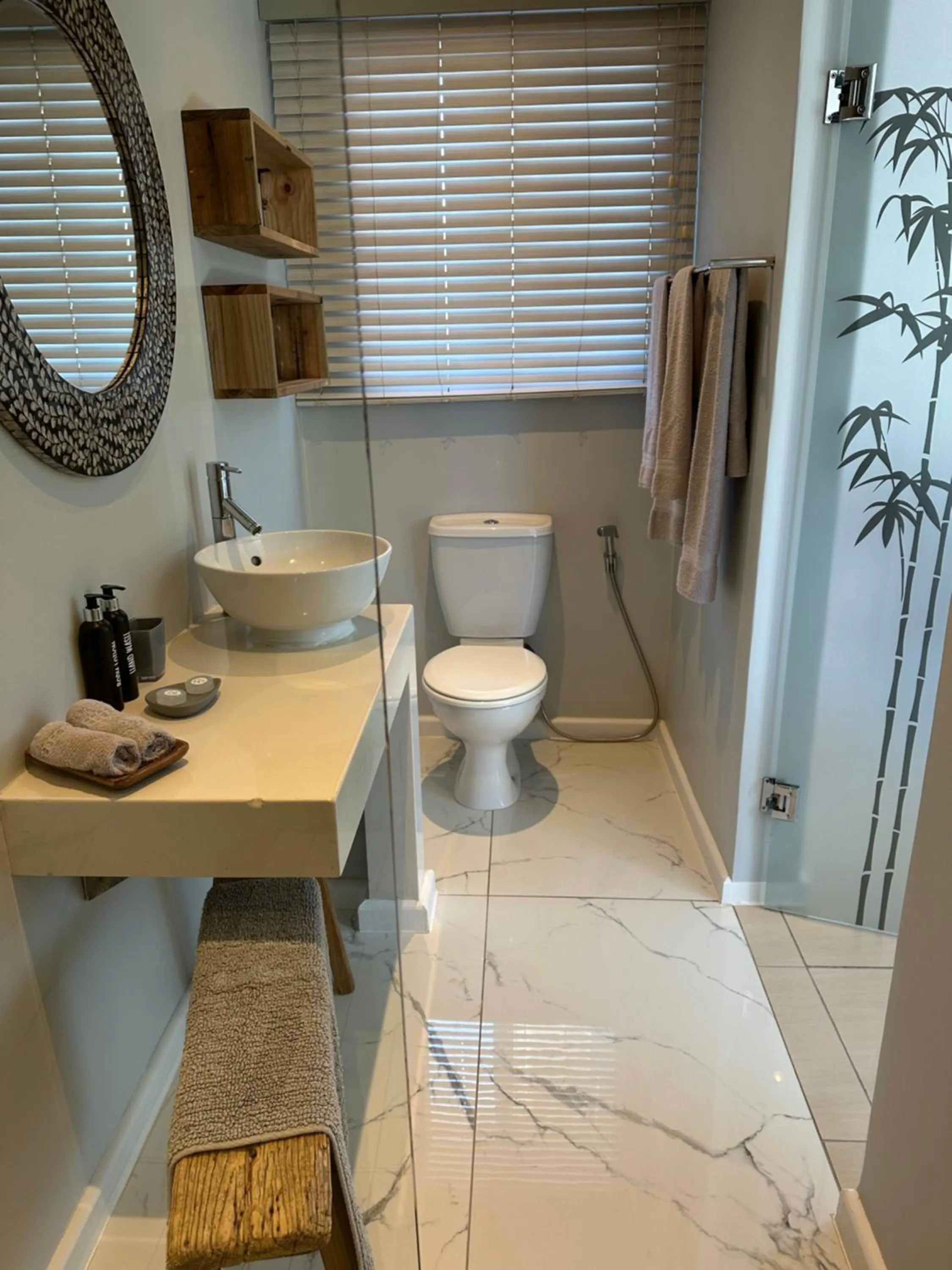 bidet in Mes Amis Beach Guest House