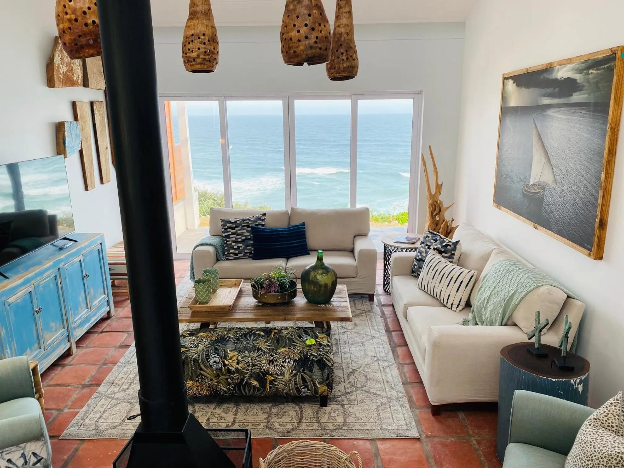 Lounge or bar in Mes Amis Beach Guest House