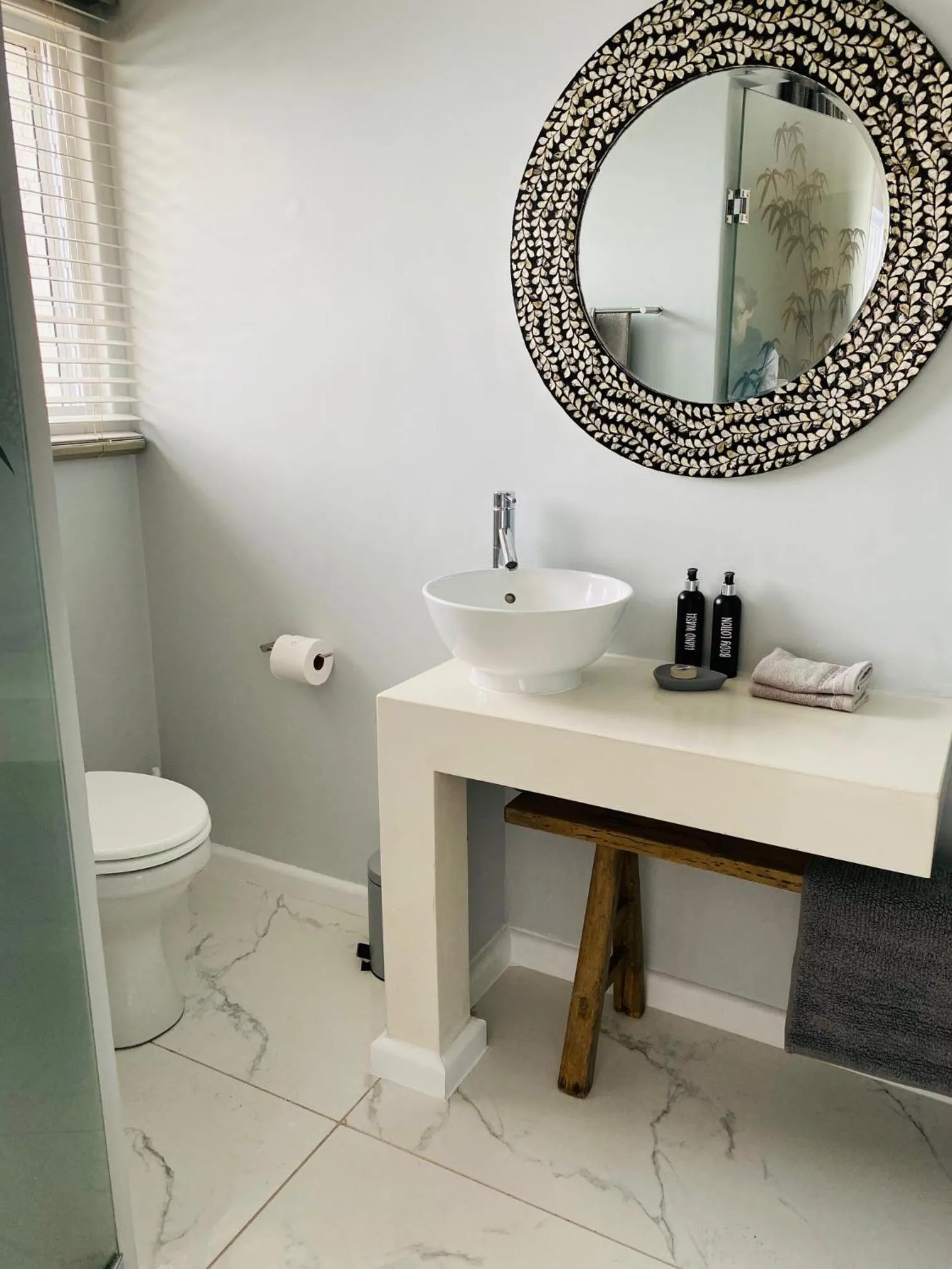 Toilet in Mes Amis Beach Guest House