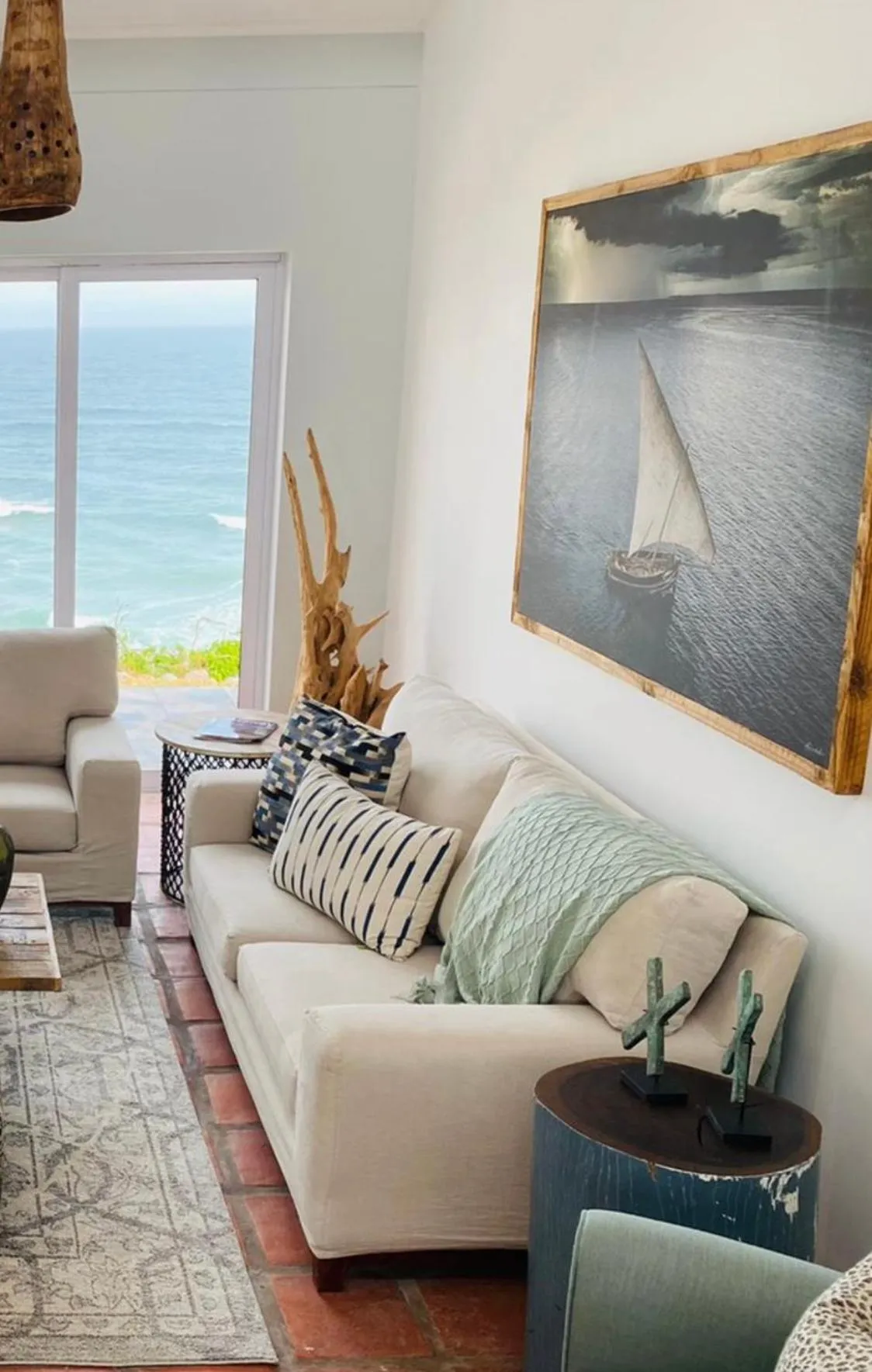 Lounge or bar in Mes Amis Beach Guest House