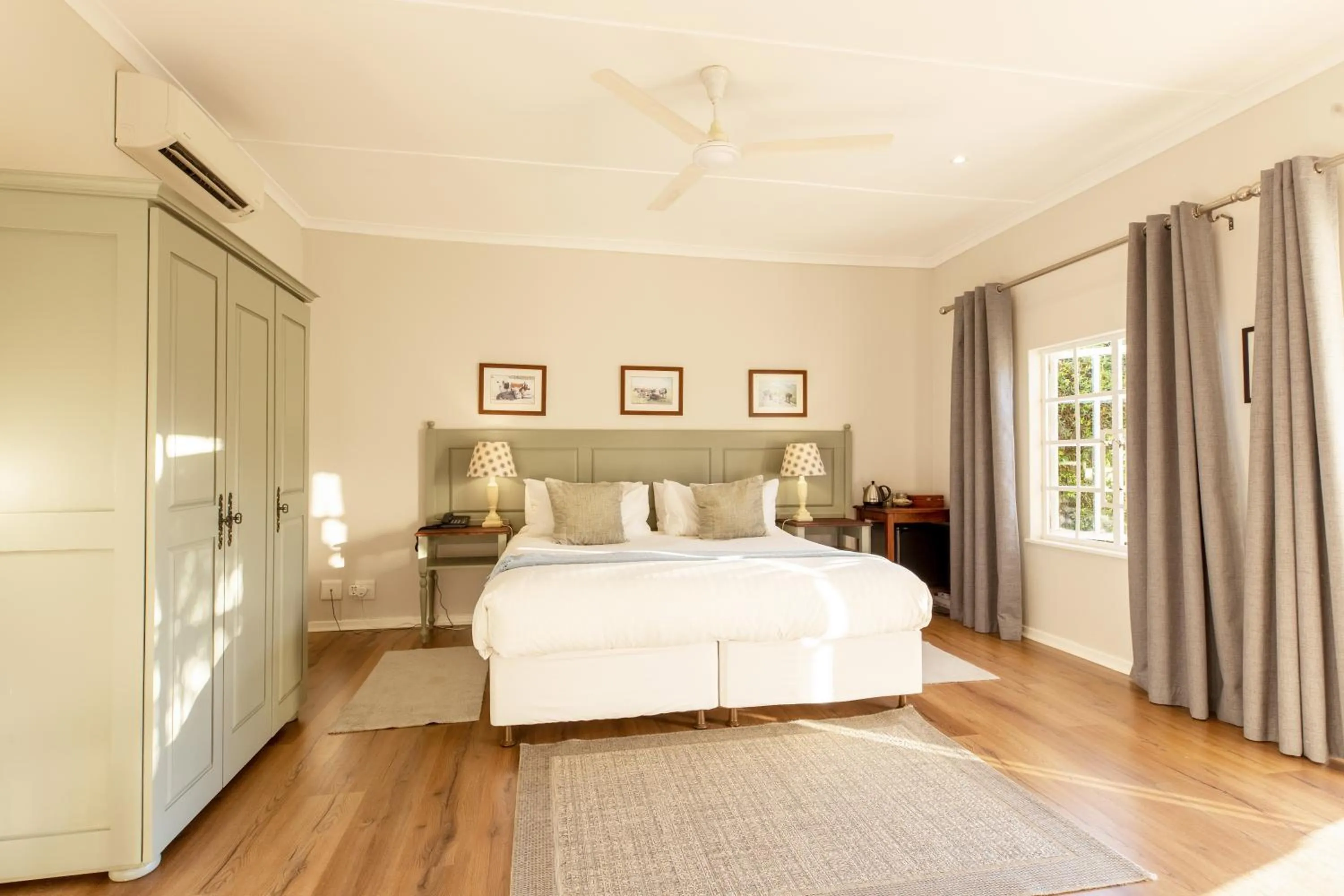 Bed in Moorcroft Manor Boutique Country Hotel