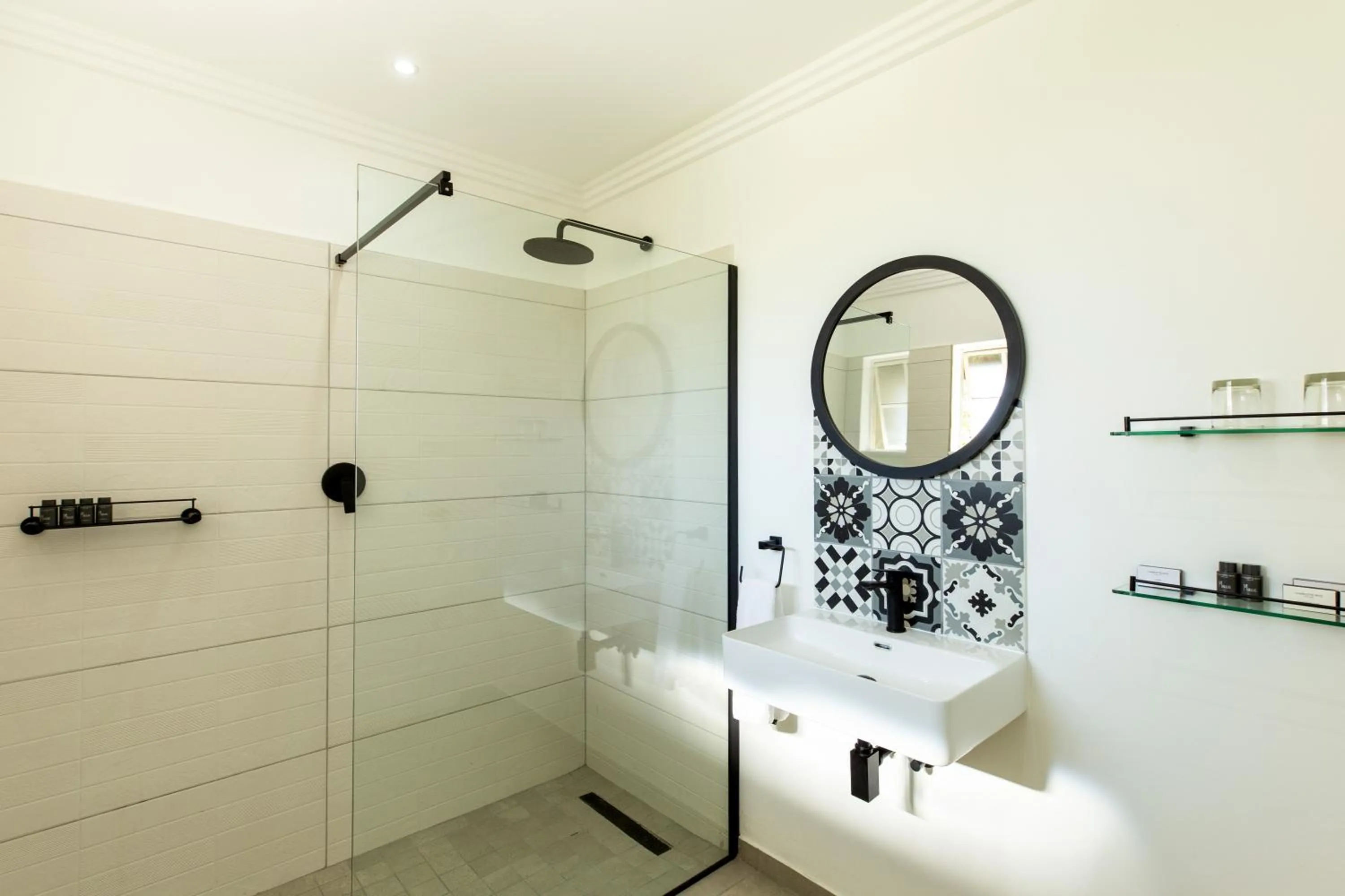 Shower in Moorcroft Manor Boutique Country Hotel