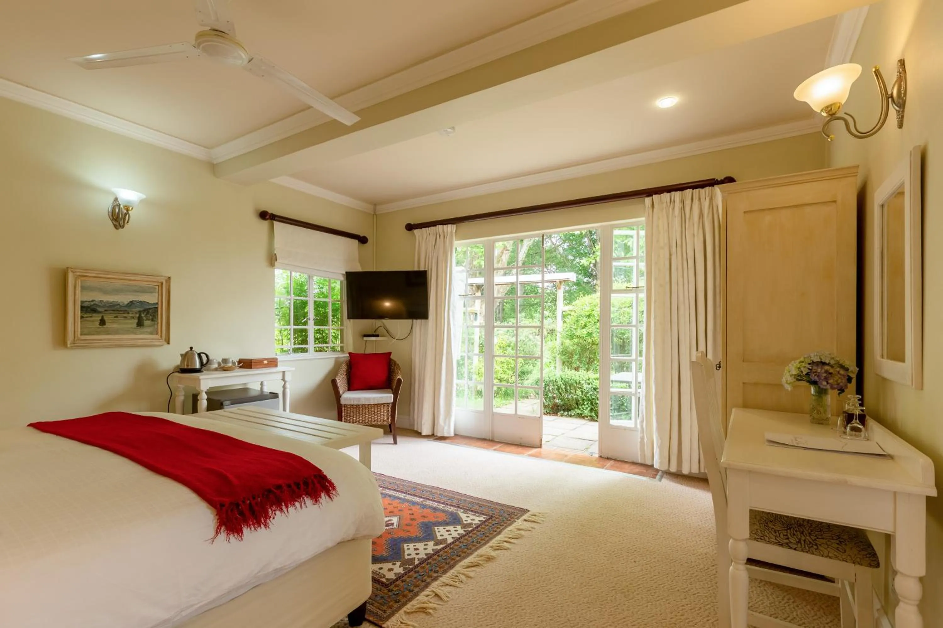 TV and multimedia, Bed in Moorcroft Manor Boutique Country Hotel