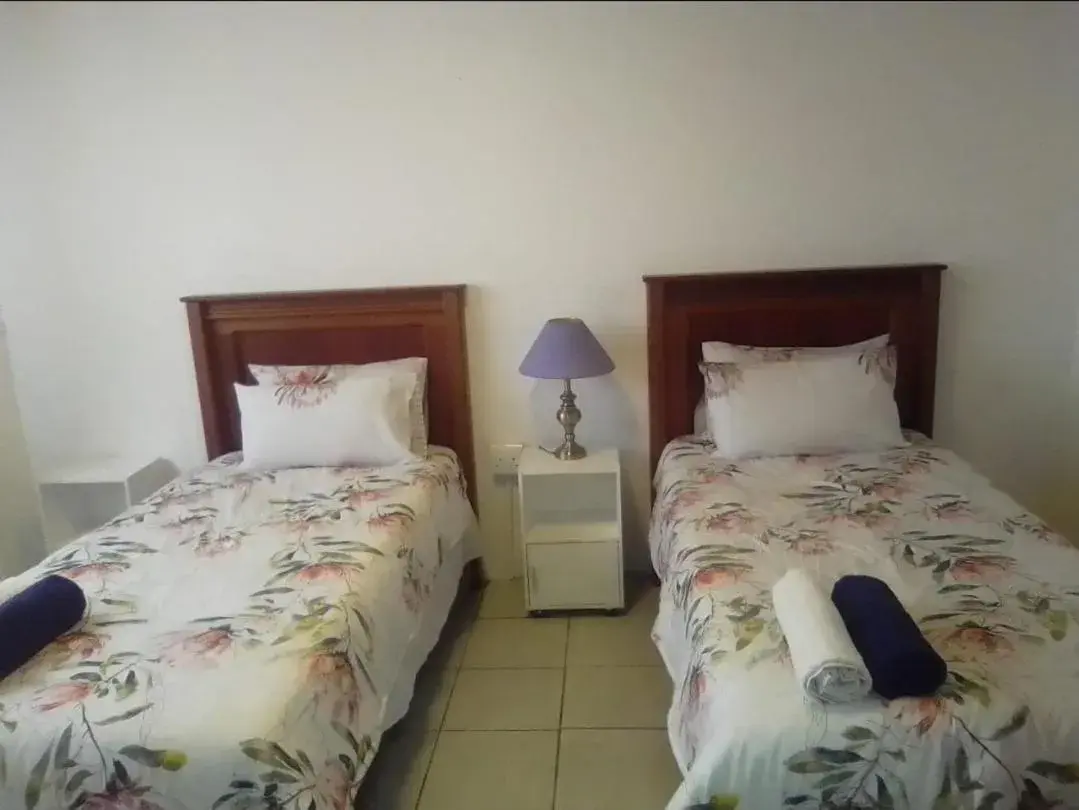 Twin Room with Private Bathroom - single occupancy in CenturionSleep&Go Twin Room with Private Bathroom - single occupancy in CenturionSleep&Go