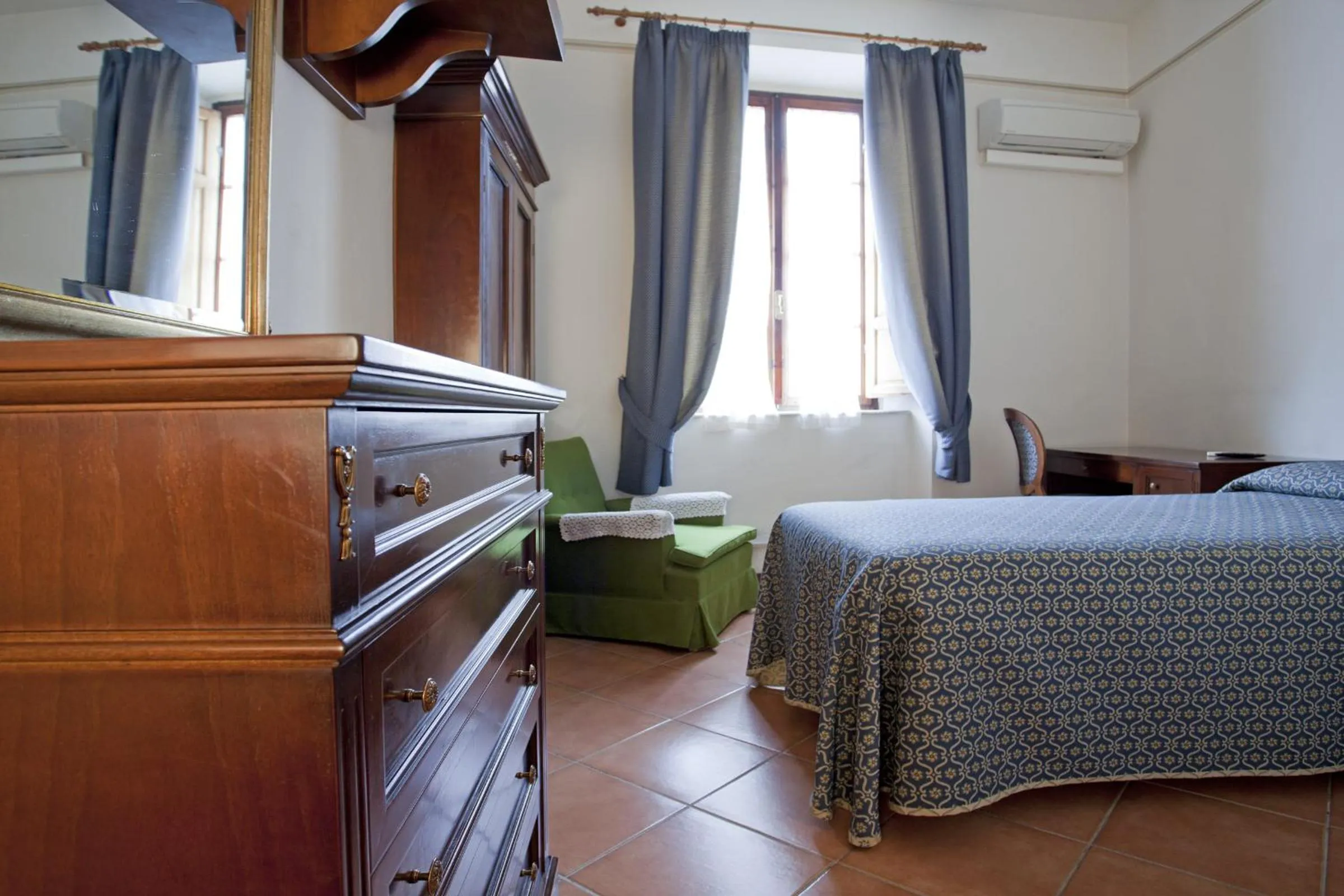 City view, Bed in Albergo Stella