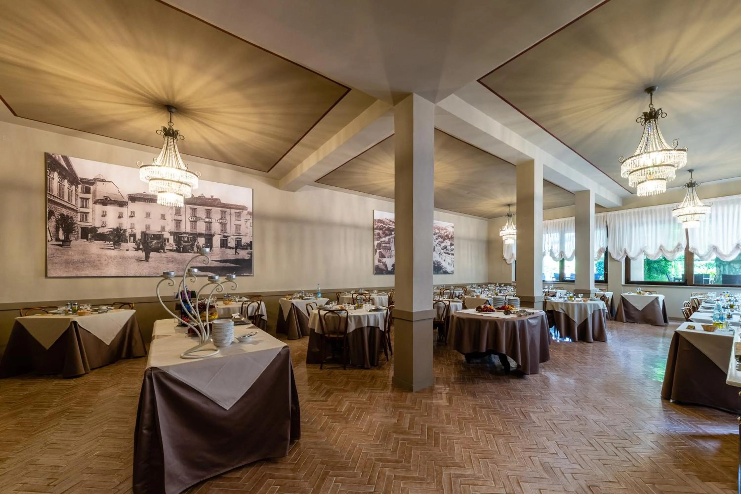 Restaurant/places to eat in Albergo Stella