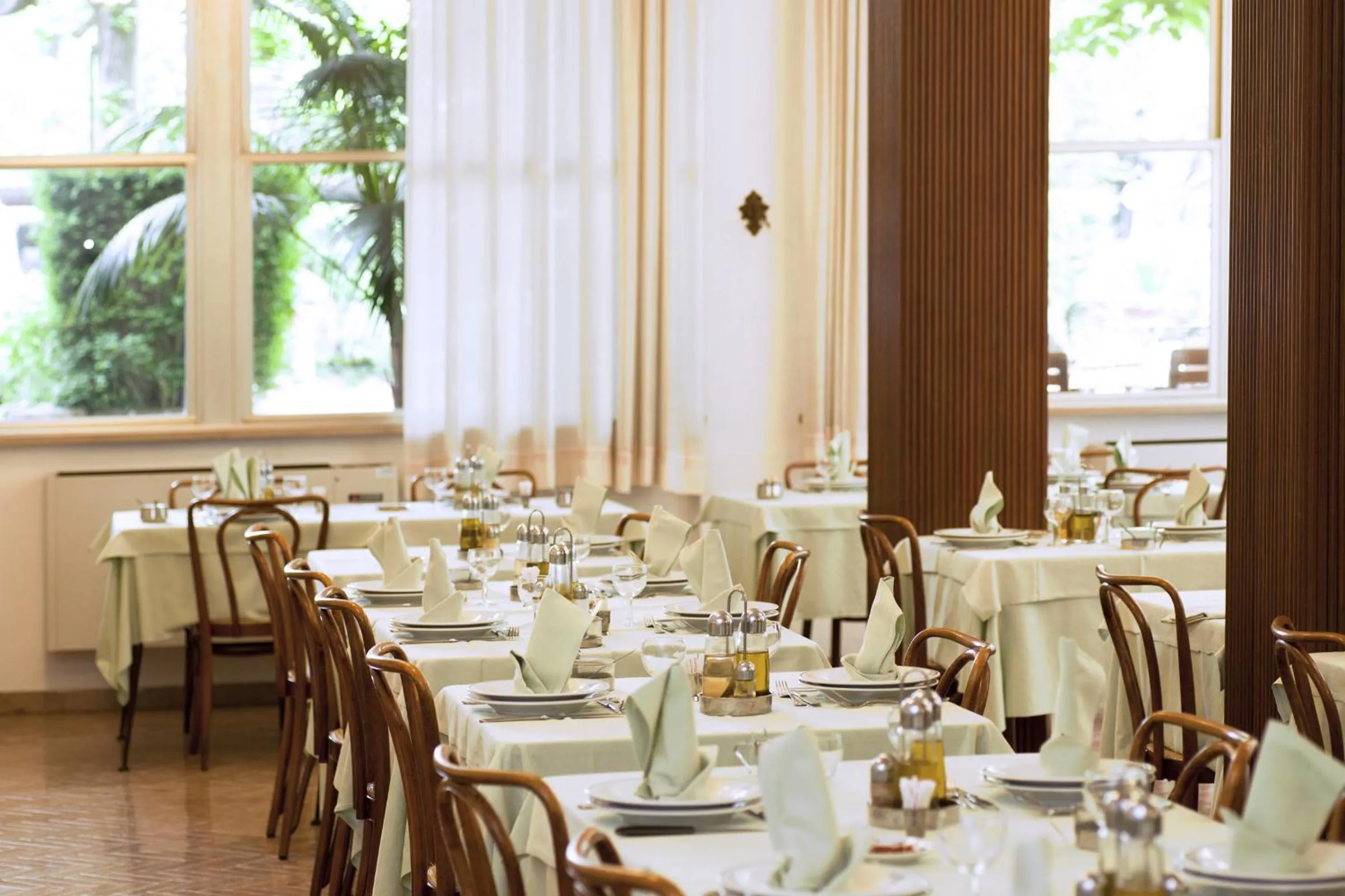 Restaurant/places to eat in Albergo Stella