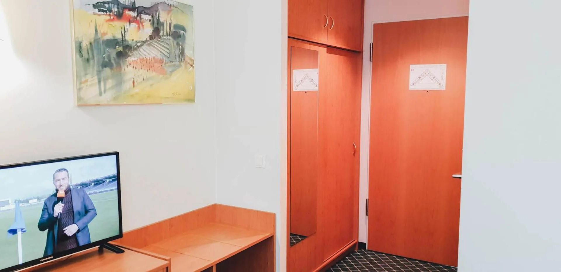 Photo of the whole room in Hotel "Helle Mitte" Berlin