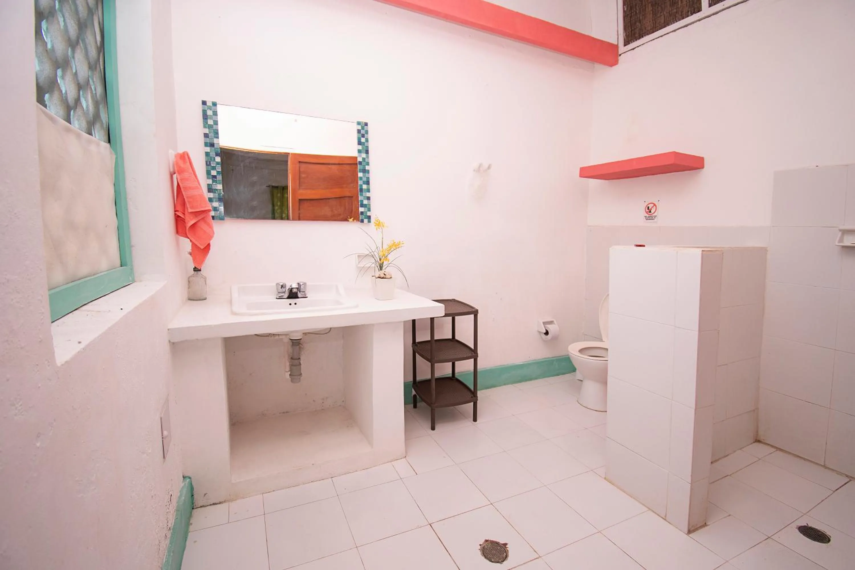 Toilet in Isla Tijereto