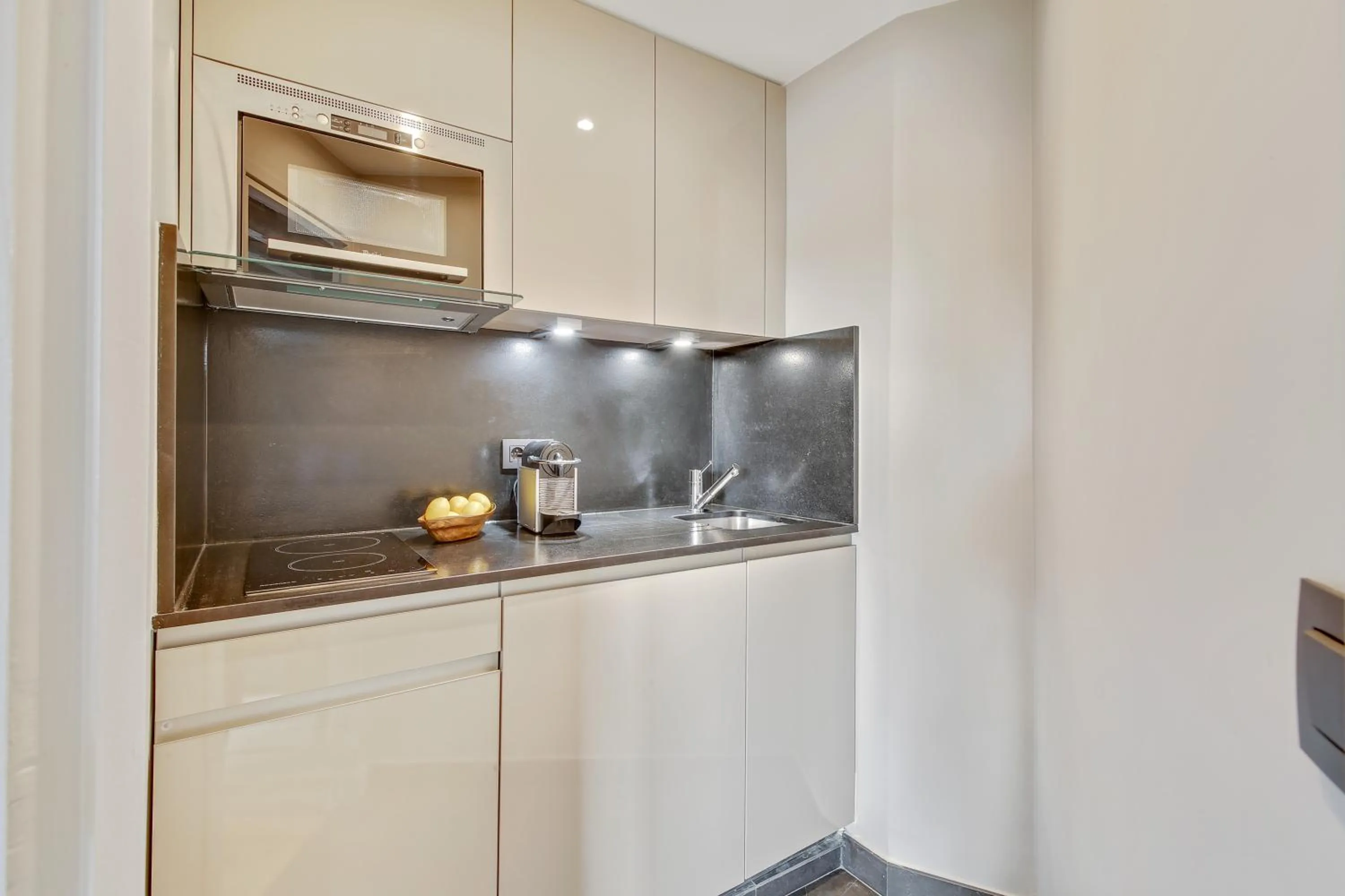 Kitchen or kitchenette in Luxury Apartment Paris Louvre