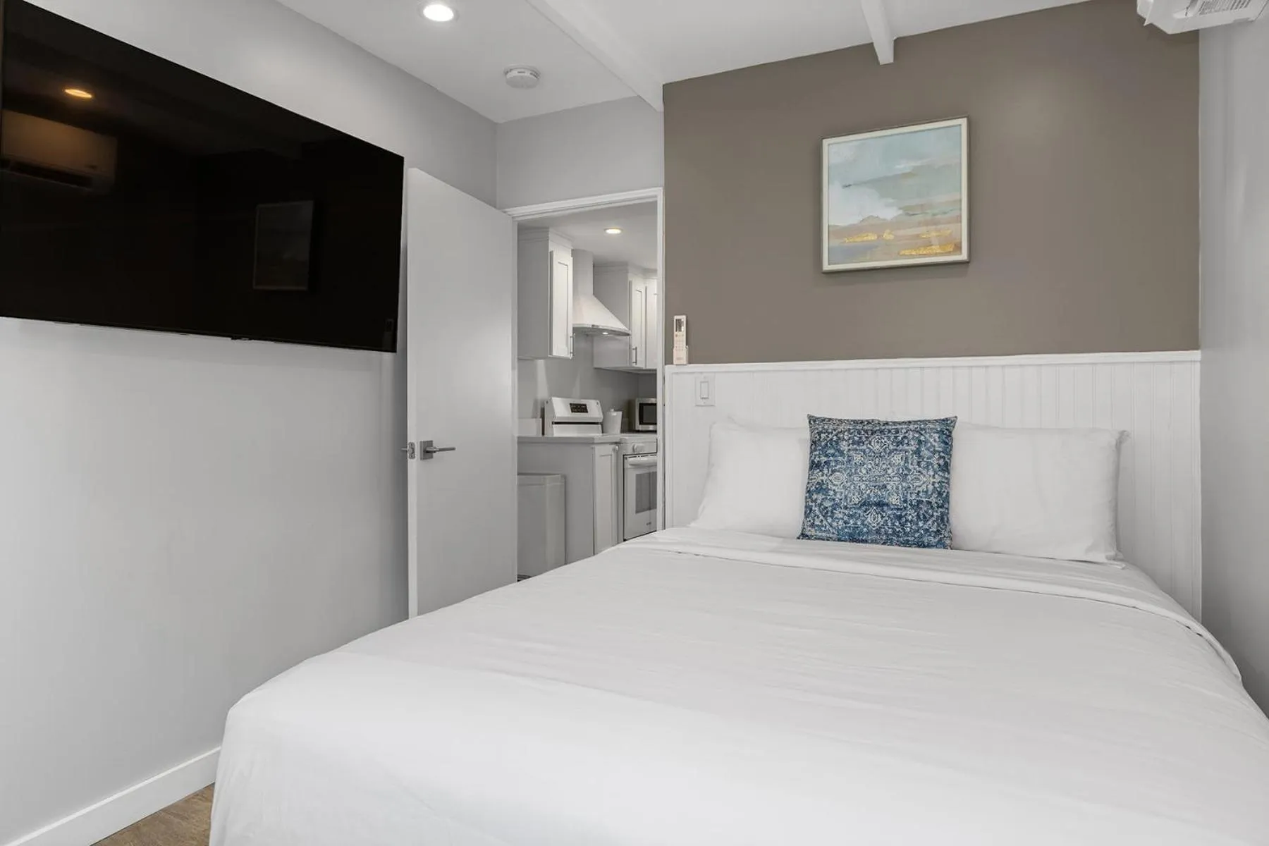 Bed in Sea Sprite Beach Club