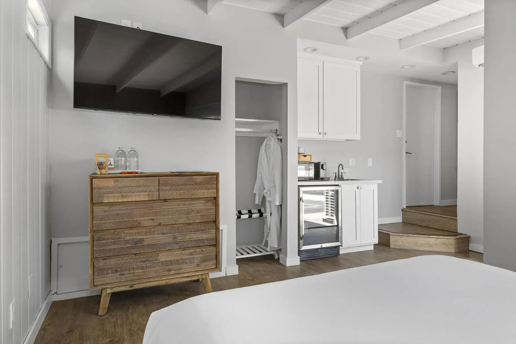 Queen Room in Sea Sprite Beach Club Queen Room in Sea Sprite Beach Club