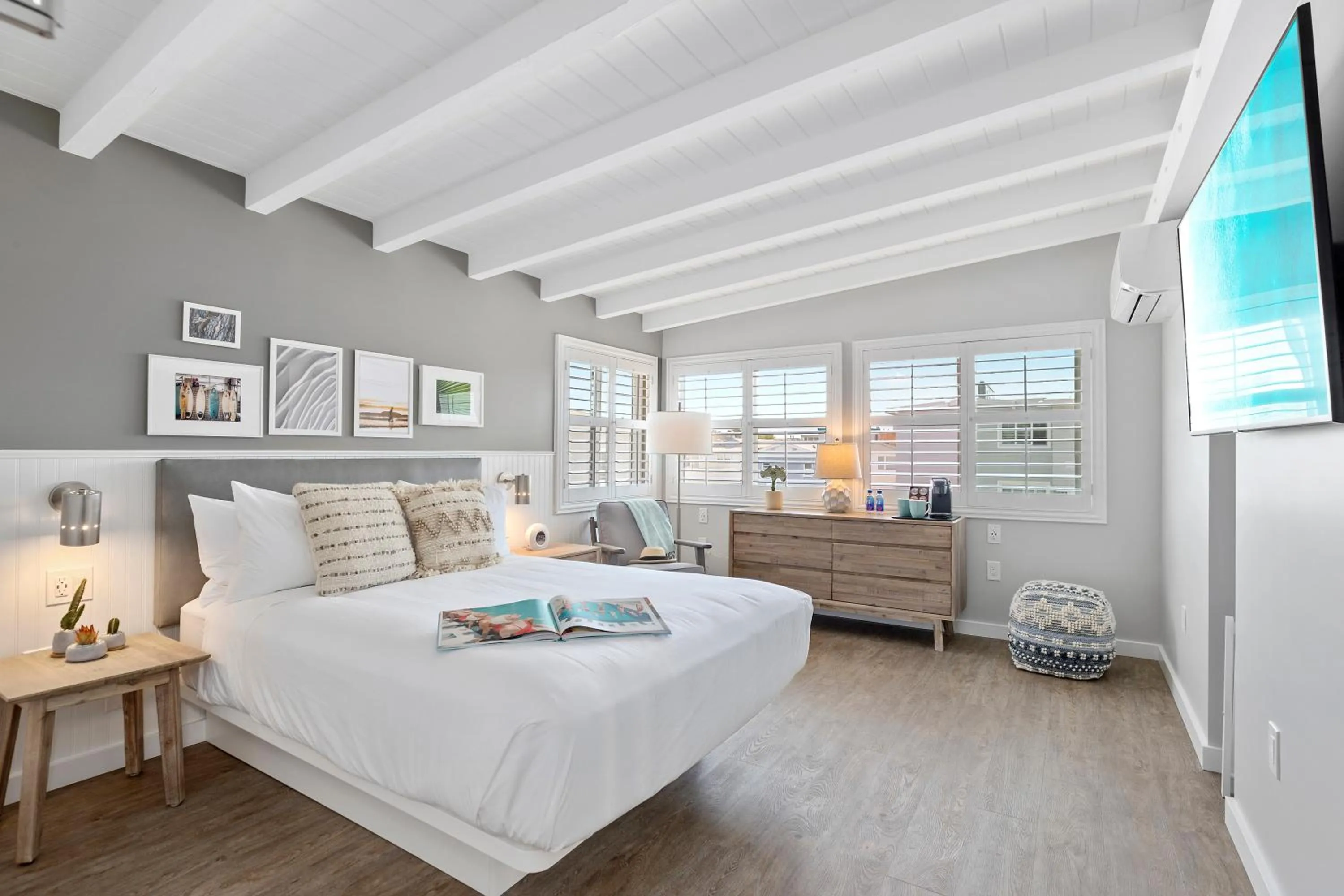 Photo of the whole room, Bed in Sea Sprite Beach Club