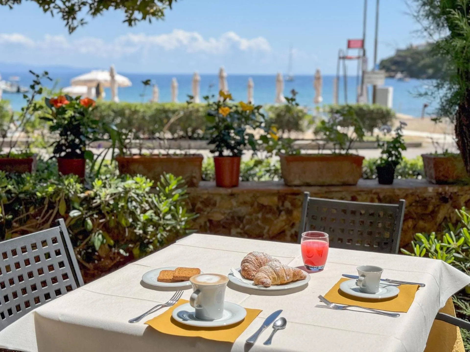 Restaurant/places to eat in Hotel Villa Rodriguez