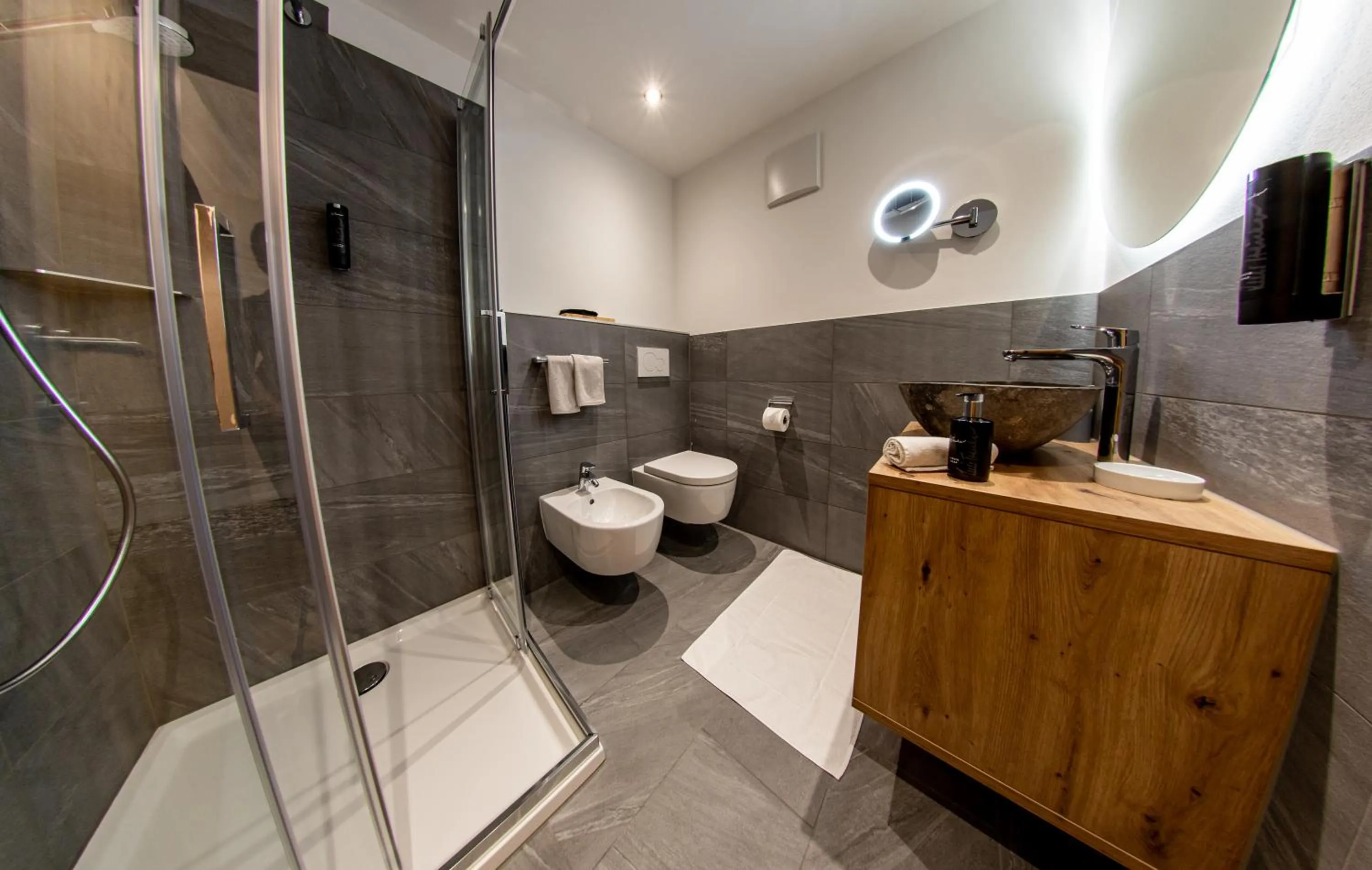 Shower in Hotel Gruber